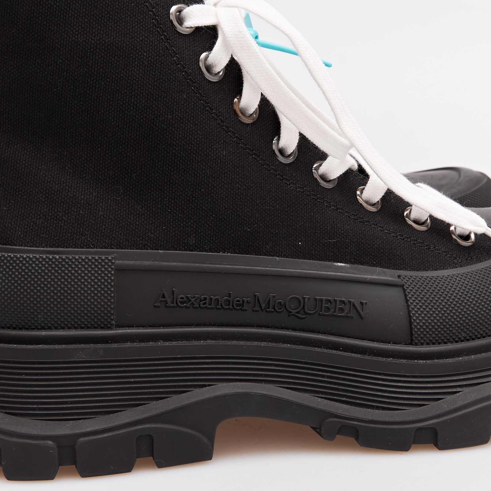 Кеды черного цвета Alexander McQueen - фото из каталога магазина брендовой одежды Second Friend Store Кеды Alexander McQueen - купить оригинал в секонд-хенде SFS - 5