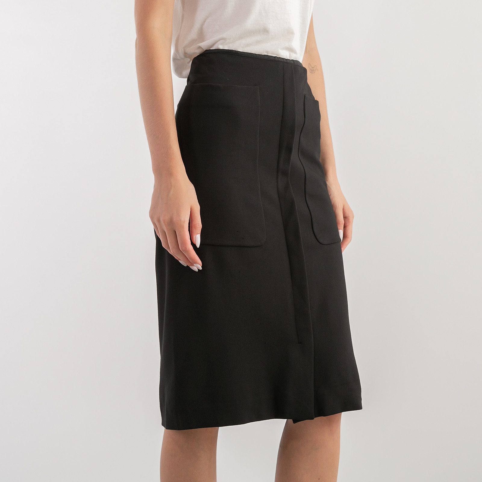 Юбка черного цвета Jil Sander - фото из каталога магазина брендовой одежды Second Friend Store Юбка Jil Sander - купить оригинал в секонд-хенде SFS - 3