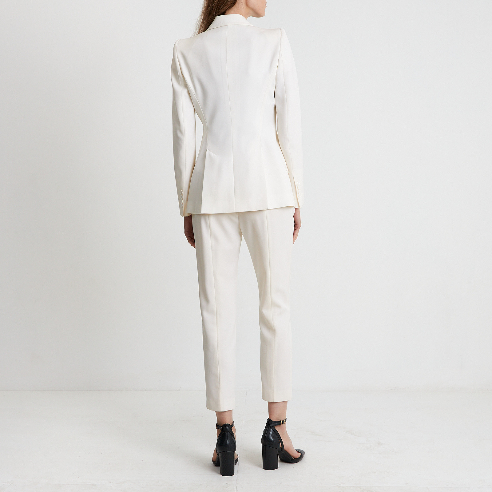 Костюм белого цвета Alexander McQueen - фото из каталога магазина брендовой одежды Second Friend Store Костюм Alexander McQueen - купить оригинал в секонд-хенде SFS - 3