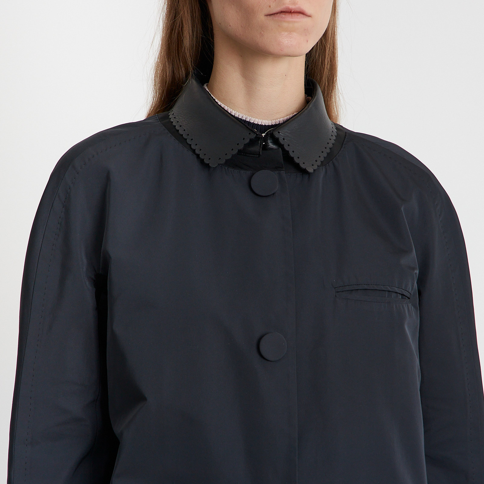 Плащ синего цвета Louis Vuitton - фото из каталога магазина брендовой одежды Second Friend Store Плащ Louis Vuitton - купить оригинал в секонд-хенде SFS - 4