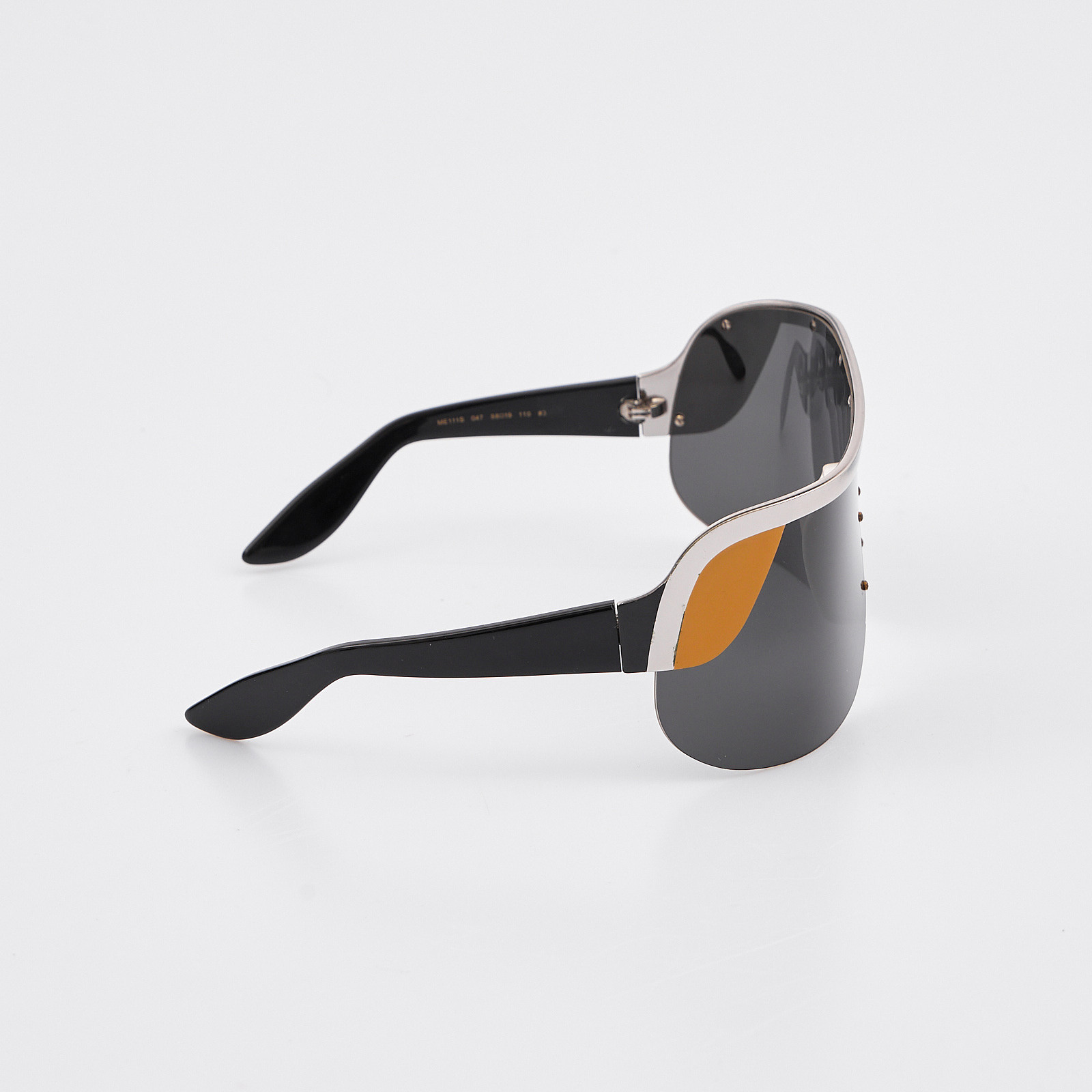 Солнцезащитные очки черного цвета Marni - фото из каталога магазина брендовой одежды Second Friend Store Солнцезащитные очки Marni - купить оригинал в секонд-хенде SFS - 5