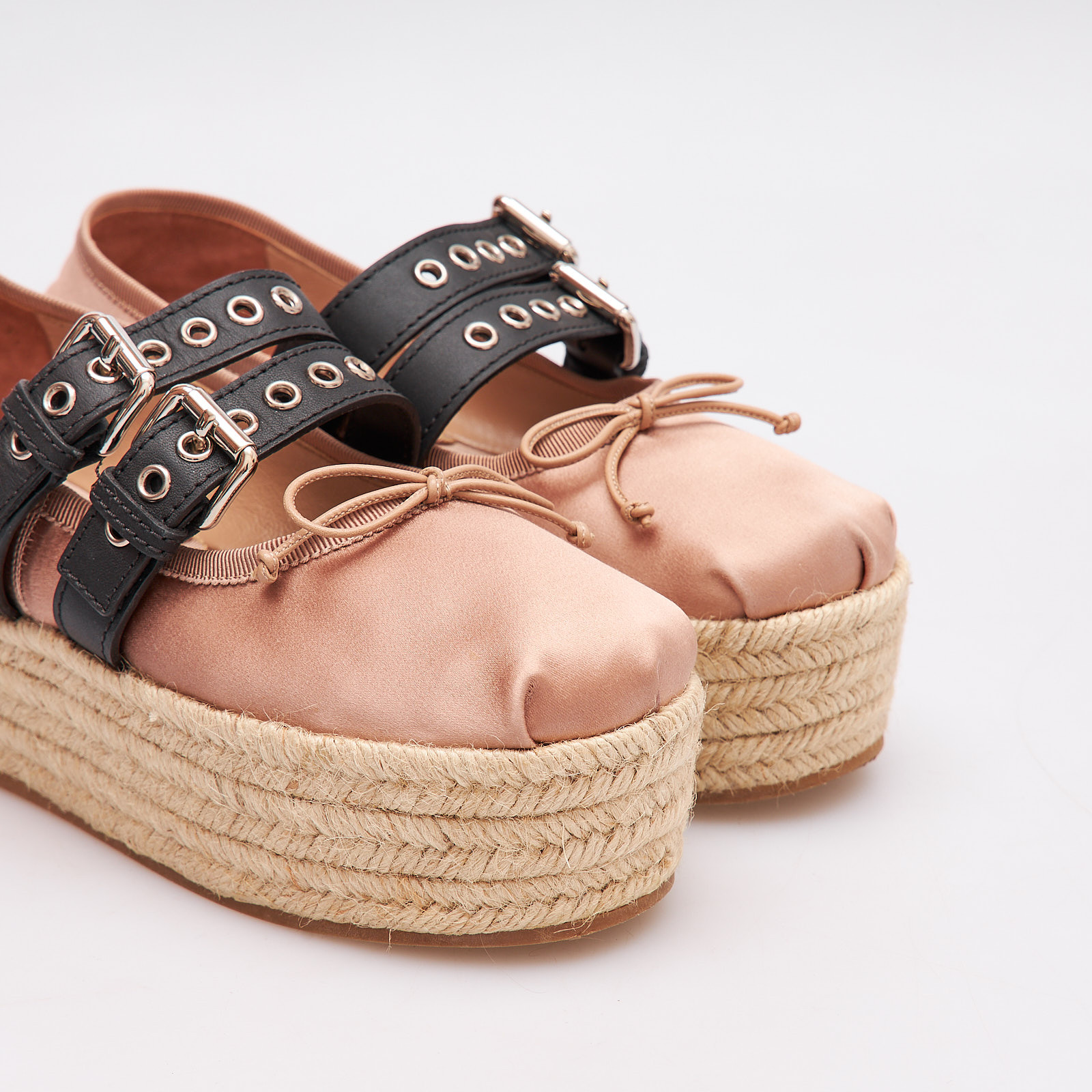 Эспадрильи розового цвета Miu Miu - фото из каталога магазина брендовой одежды Second Friend Store Эспадрильи Miu Miu - купить оригинал в секонд-хенде SFS - 4