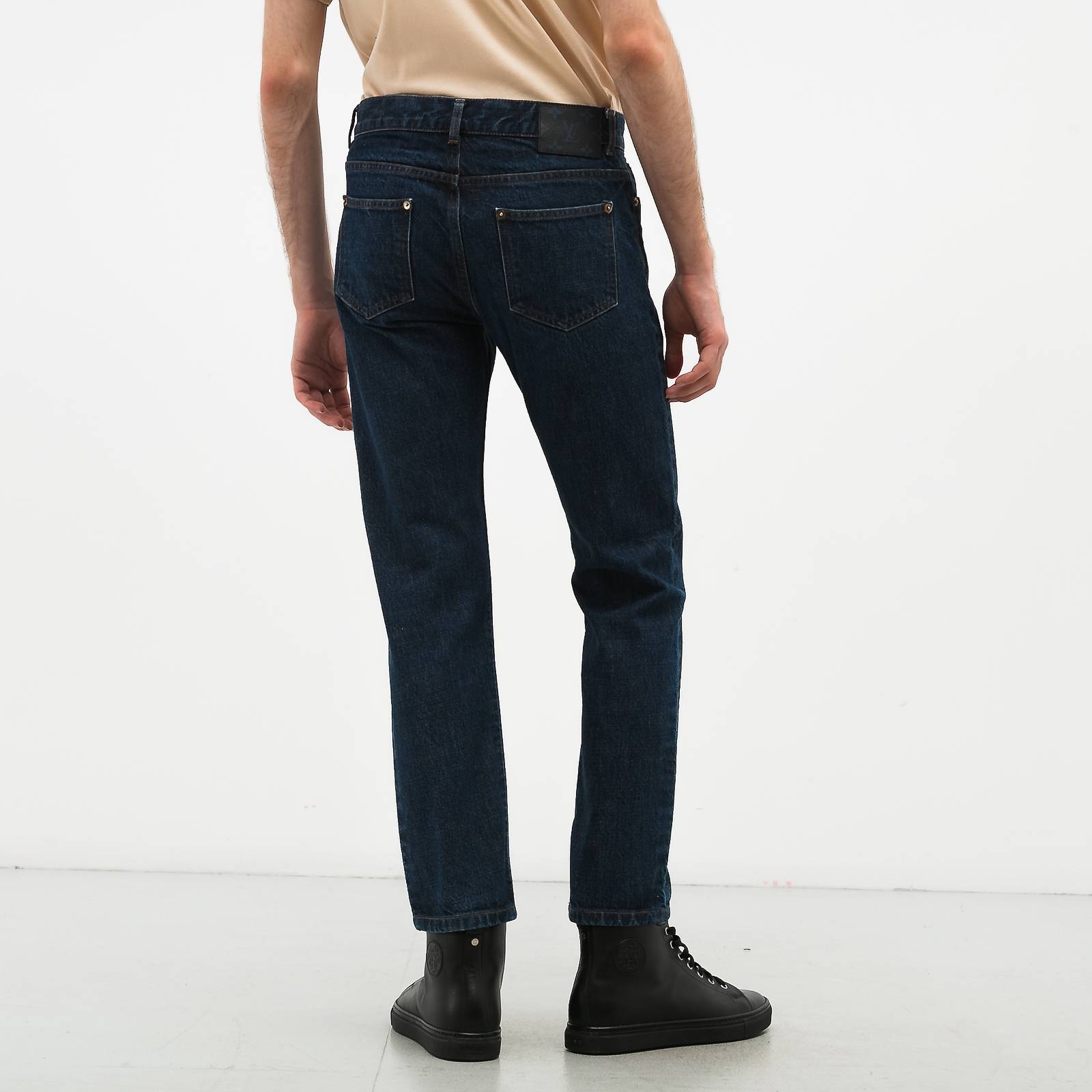 Джинсы синего цвета Louis Vuitton - фото из каталога магазина брендовой одежды Second Friend Store Джинсы Louis Vuitton - купить оригинал в секонд-хенде SFS - 3