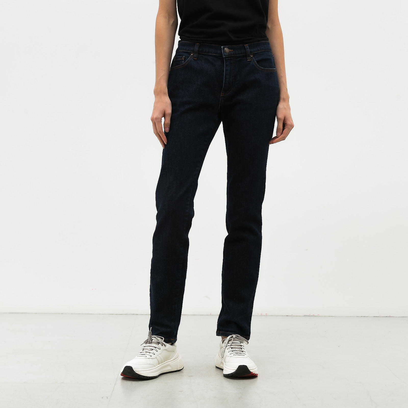 Джинсы синего цвета Red Valentino - фото из каталога магазина брендовой одежды Second Friend Store Джинсы Red Valentino - купить оригинал в секонд-хенде SFS - 1