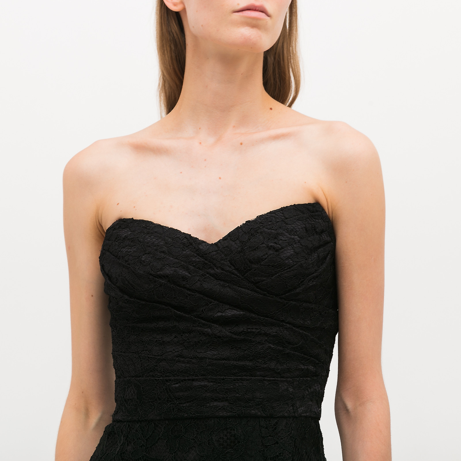 Платье черного цвета Dolce&Gabbana - фото из каталога магазина брендовой одежды Second Friend Store Платье Dolce&Gabbana - купить оригинал в секонд-хенде SFS - 4