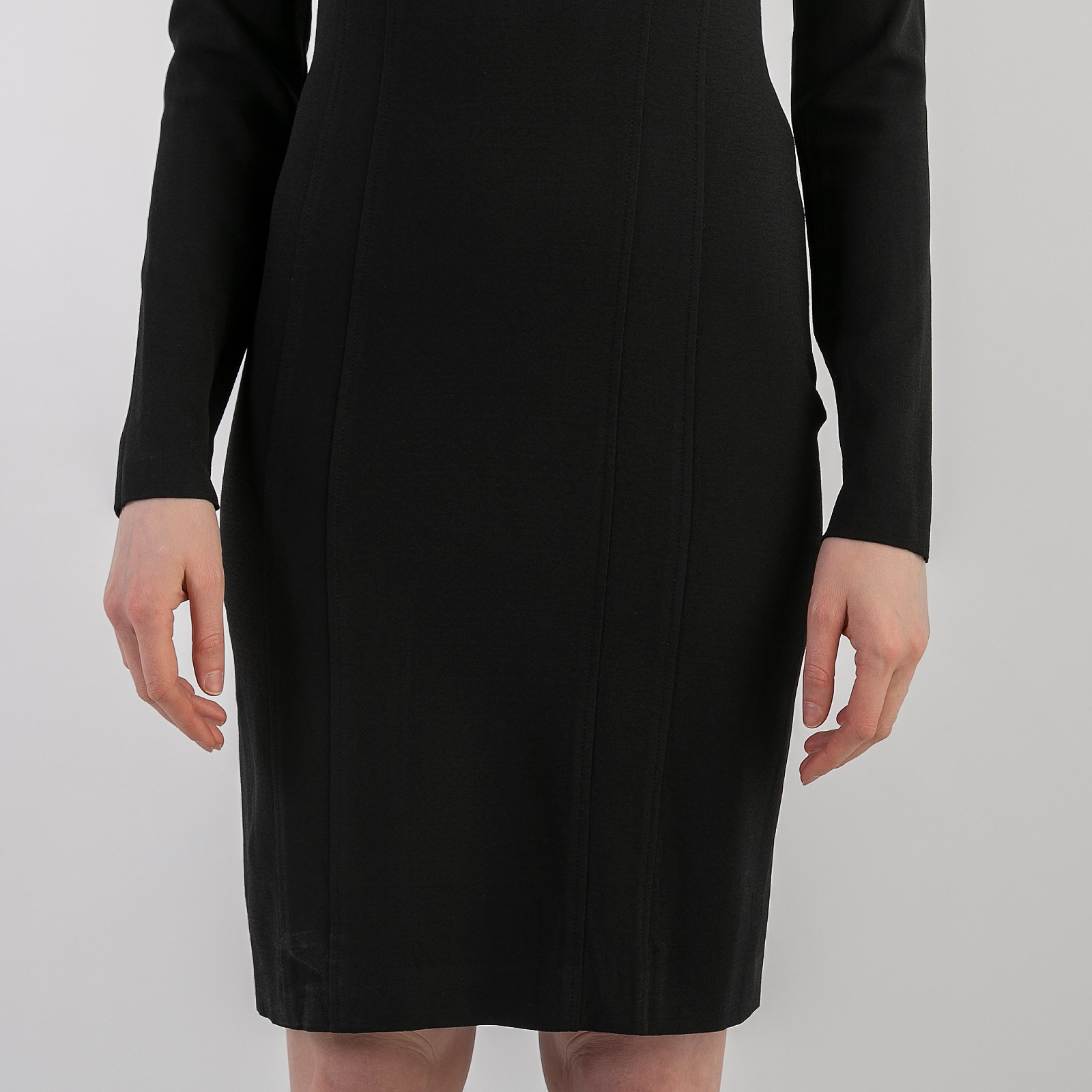 Платье черного цвета Maison Margiela - фото из каталога магазина брендовой одежды Second Friend Store Платье Maison Margiela - купить оригинал в секонд-хенде SFS - 4