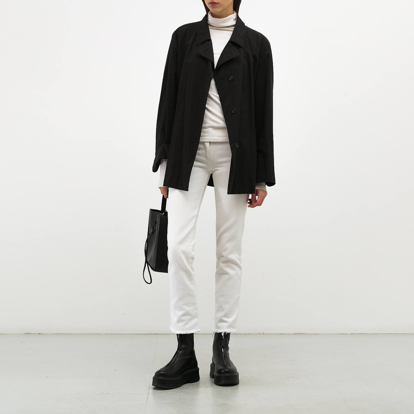 Пиджак черного цвета Jil Sander - фото из каталога магазина брендовой одежды Second Friend Store Пиджак Jil Sander - купить оригинал в секонд-хенде SFS - 2