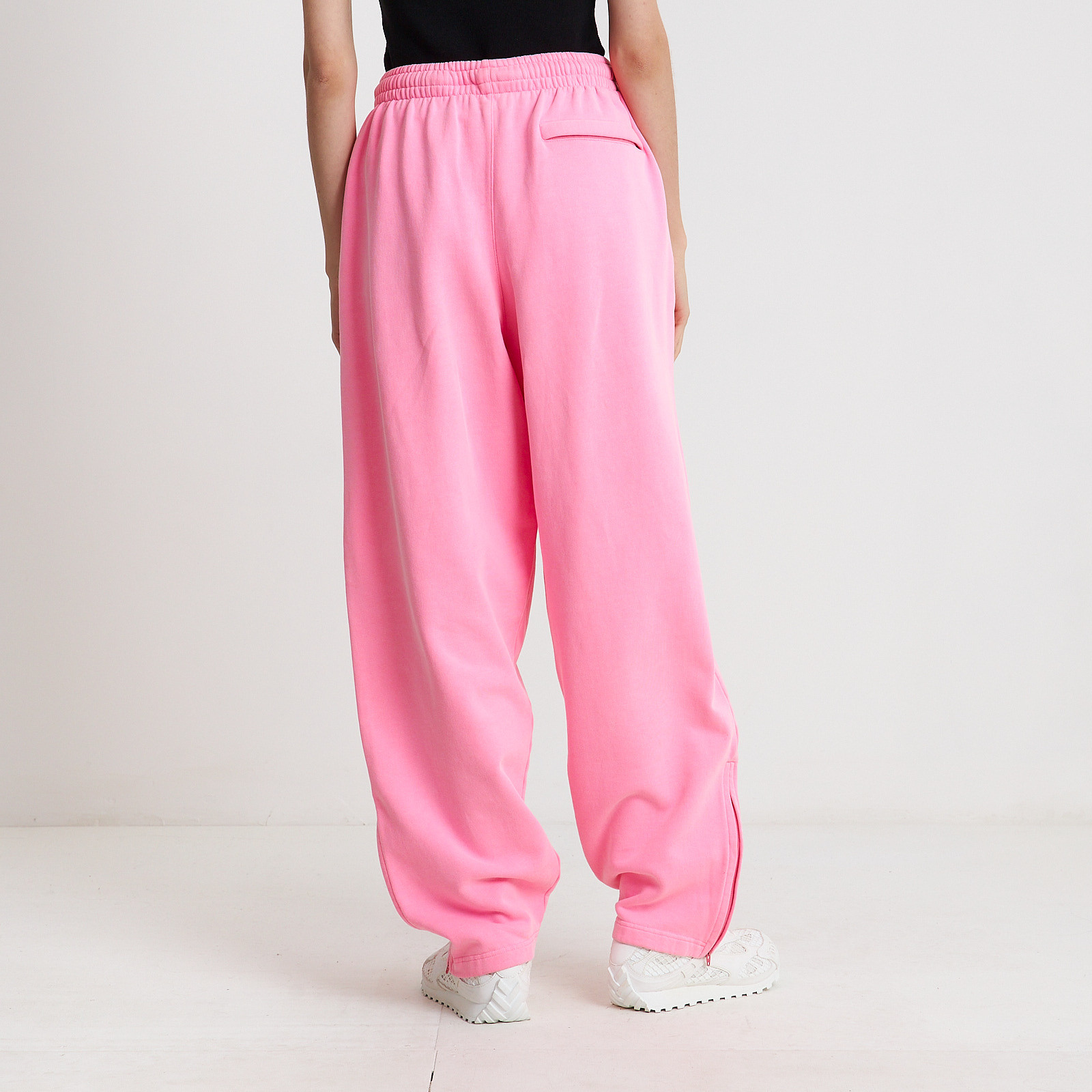 Костюм розового цвета Balenciaga - фото из каталога магазина брендовой одежды Second Friend Store Костюм Balenciaga - купить оригинал в секонд-хенде SFS - 6