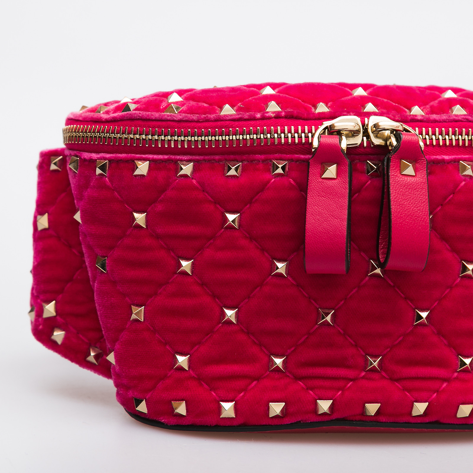 Сумка поясная Valentino - фото из каталога магазина брендовой одежды Second Friend Store Сумка поясная Valentino - купить оригинал в секонд-хенде SFS - 6