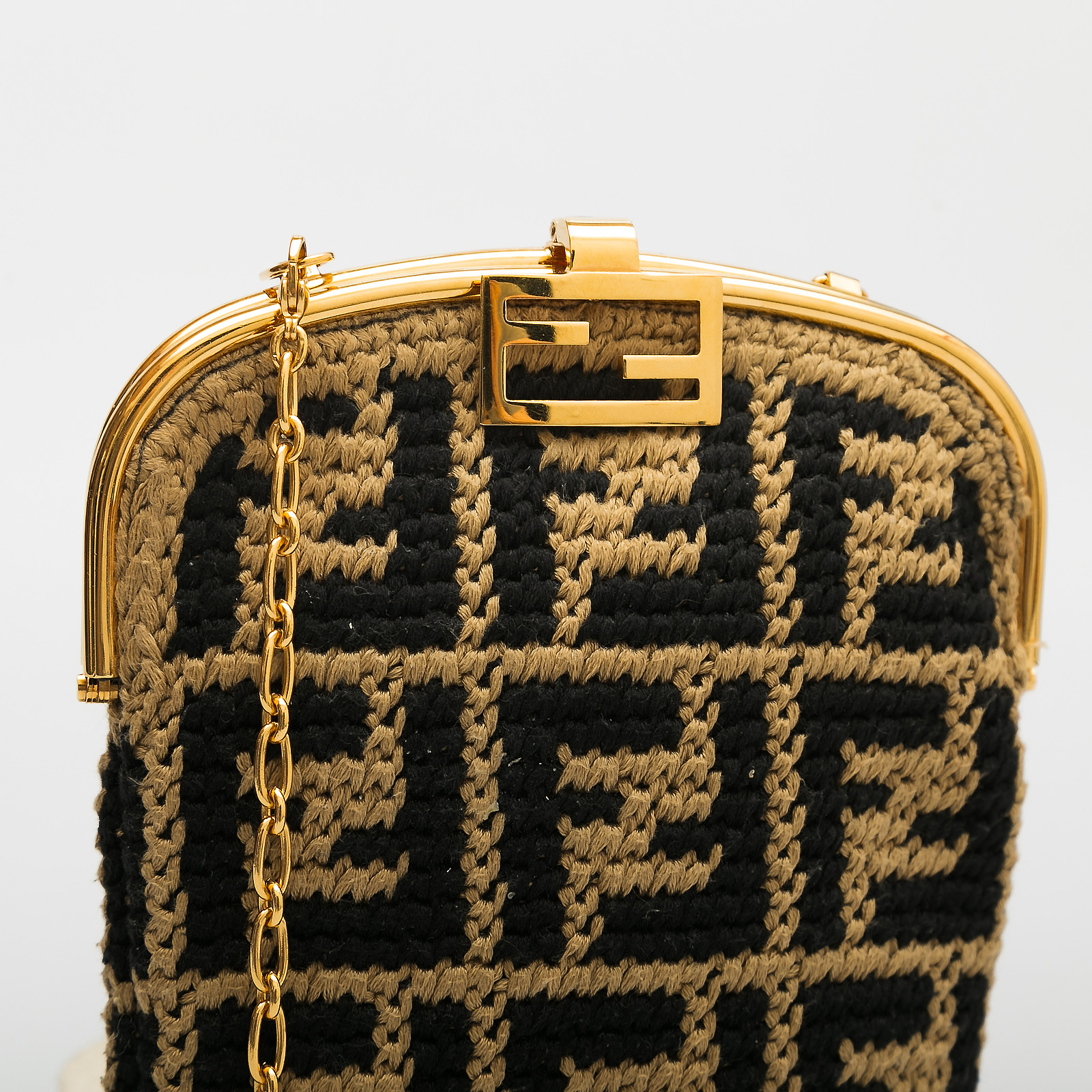 Сумка коричневого цвета Fendi - фото из каталога магазина брендовой одежды Second Friend Store Сумка Fendi - купить оригинал в секонд-хенде SFS - 9