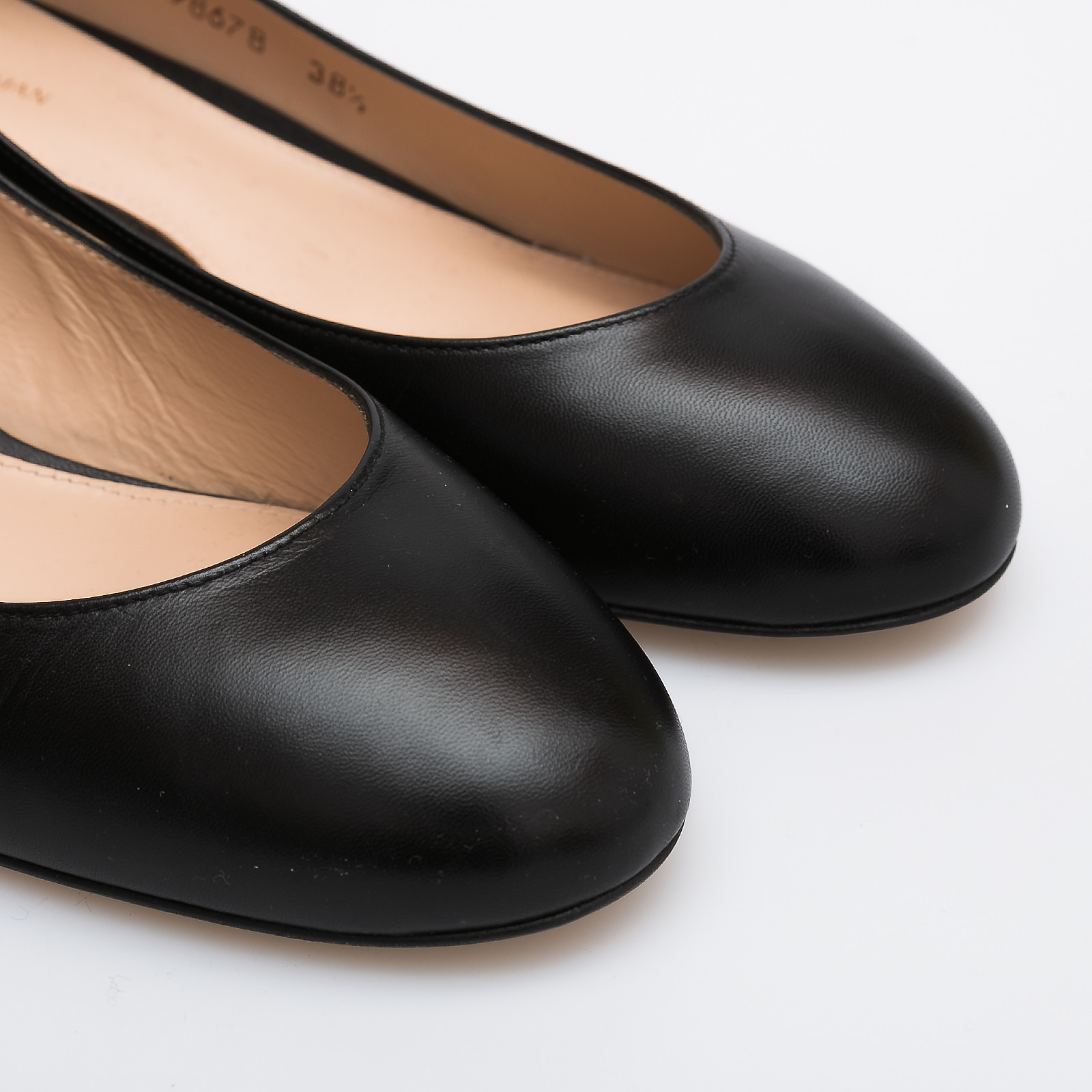 Туфли черного цвета Stuart Weitzman - фото из каталога магазина брендовой одежды Second Friend Store Туфли Stuart Weitzman - купить оригинал в секонд-хенде SFS - 4