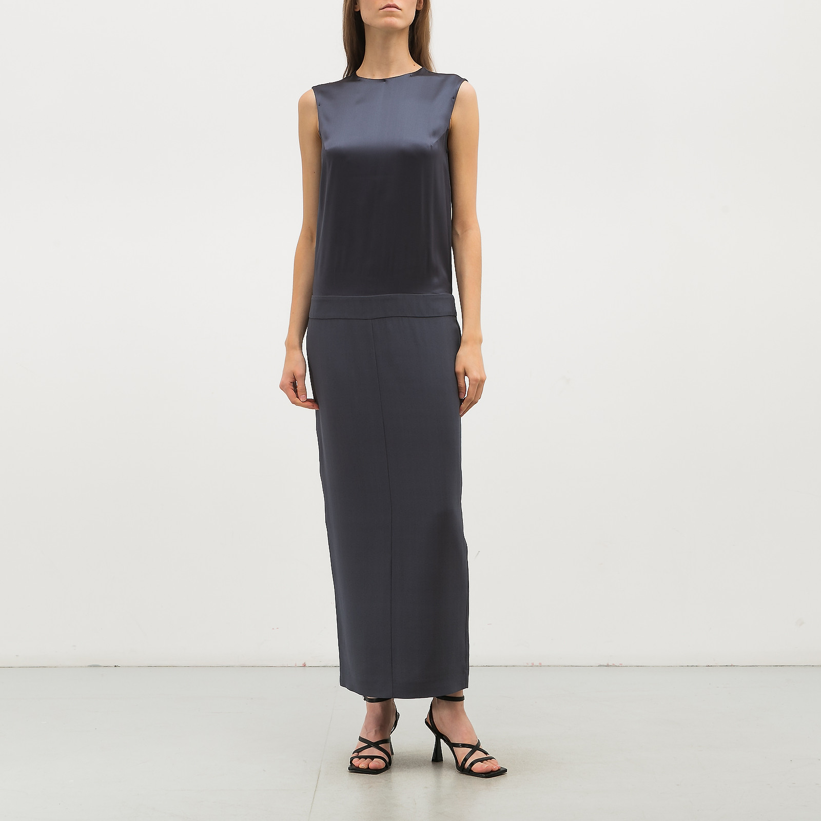 Платье синего цвета Brunello Cucinelli - фото из каталога магазина брендовой одежды Second Friend Store Платье Brunello Cucinelli - купить оригинал в секонд-хенде SFS - 5