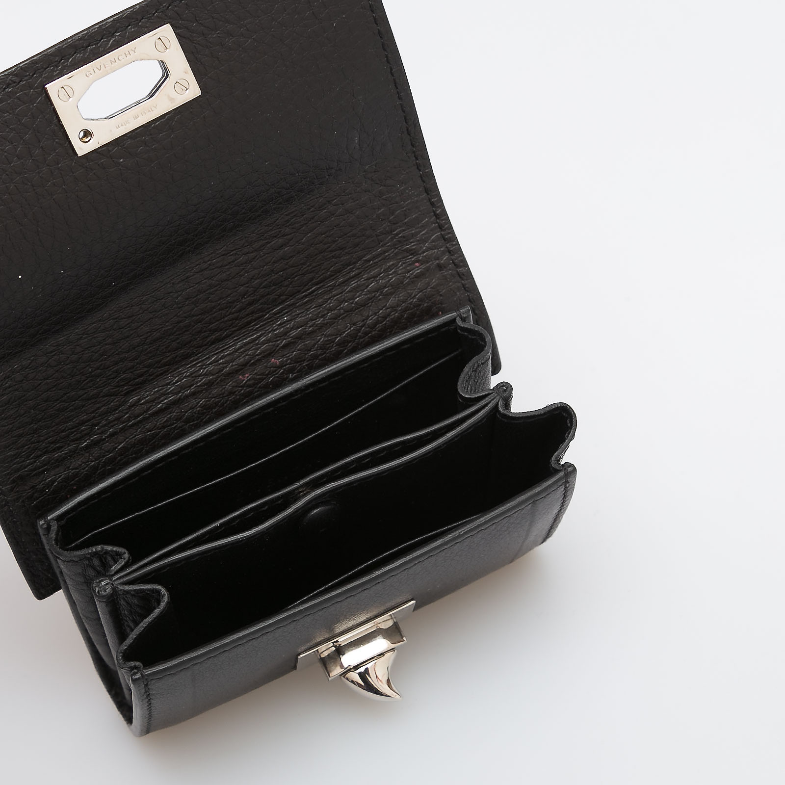 Кошелек черного цвета Givenchy - фото из каталога магазина брендовой одежды Second Friend Store Кошелек Givenchy - купить оригинал в секонд-хенде SFS - 3