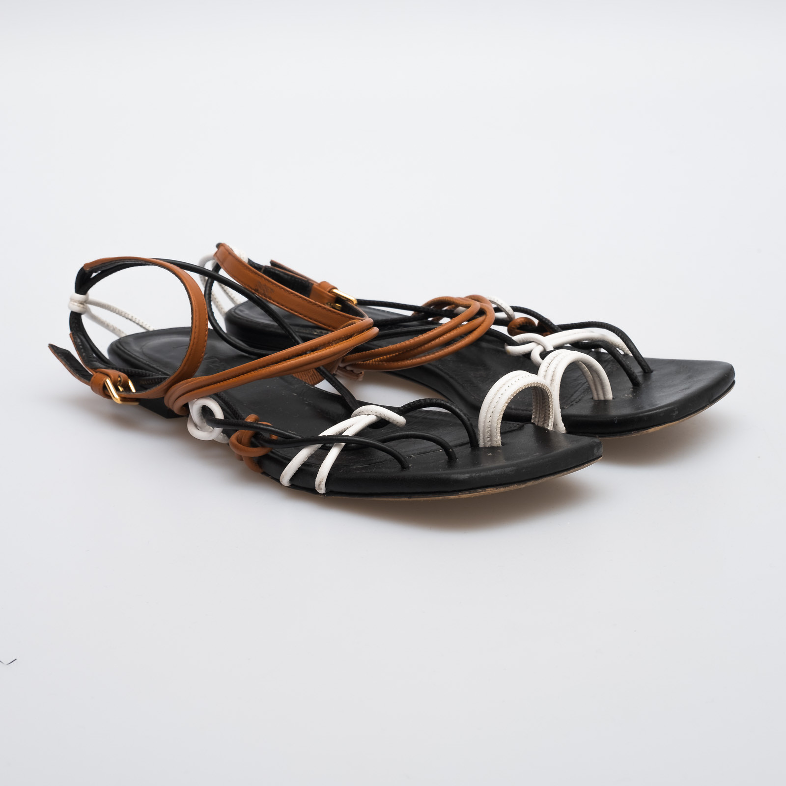 Сандалии  черного цвета JW Anderson - фото из каталога магазина брендовой одежды Second Friend Store Сандалии JW Anderson - купить оригинал в секонд-хенде SFS - 2