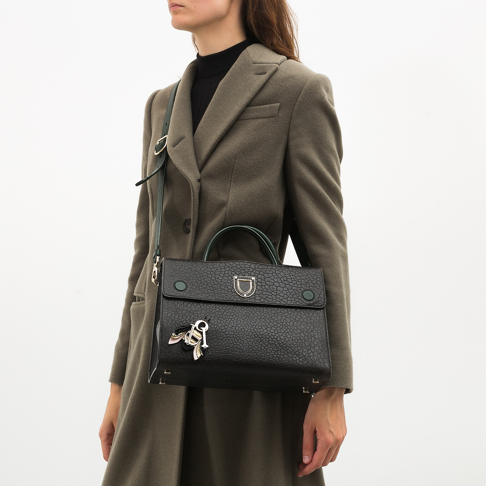 Сумка  черного цвета Christian Dior - фото из каталога магазина брендовой одежды Second Friend Store Сумка Christian Dior - купить оригинал в секонд-хенде SFS - 2