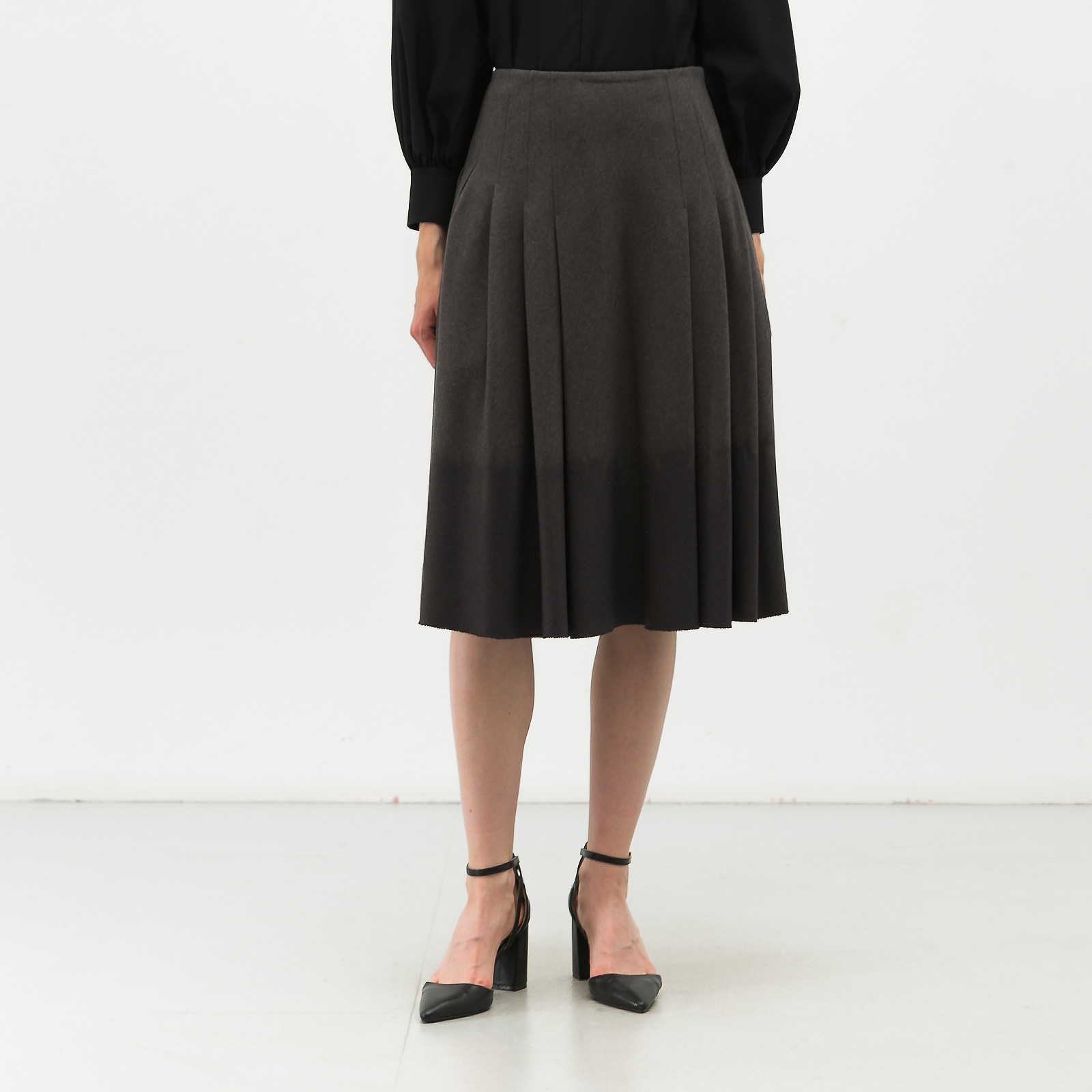 Юбка серого цвета Bottega Veneta - фото из каталога магазина брендовой одежды Second Friend Store Юбка Bottega Veneta - купить оригинал в секонд-хенде SFS - 1