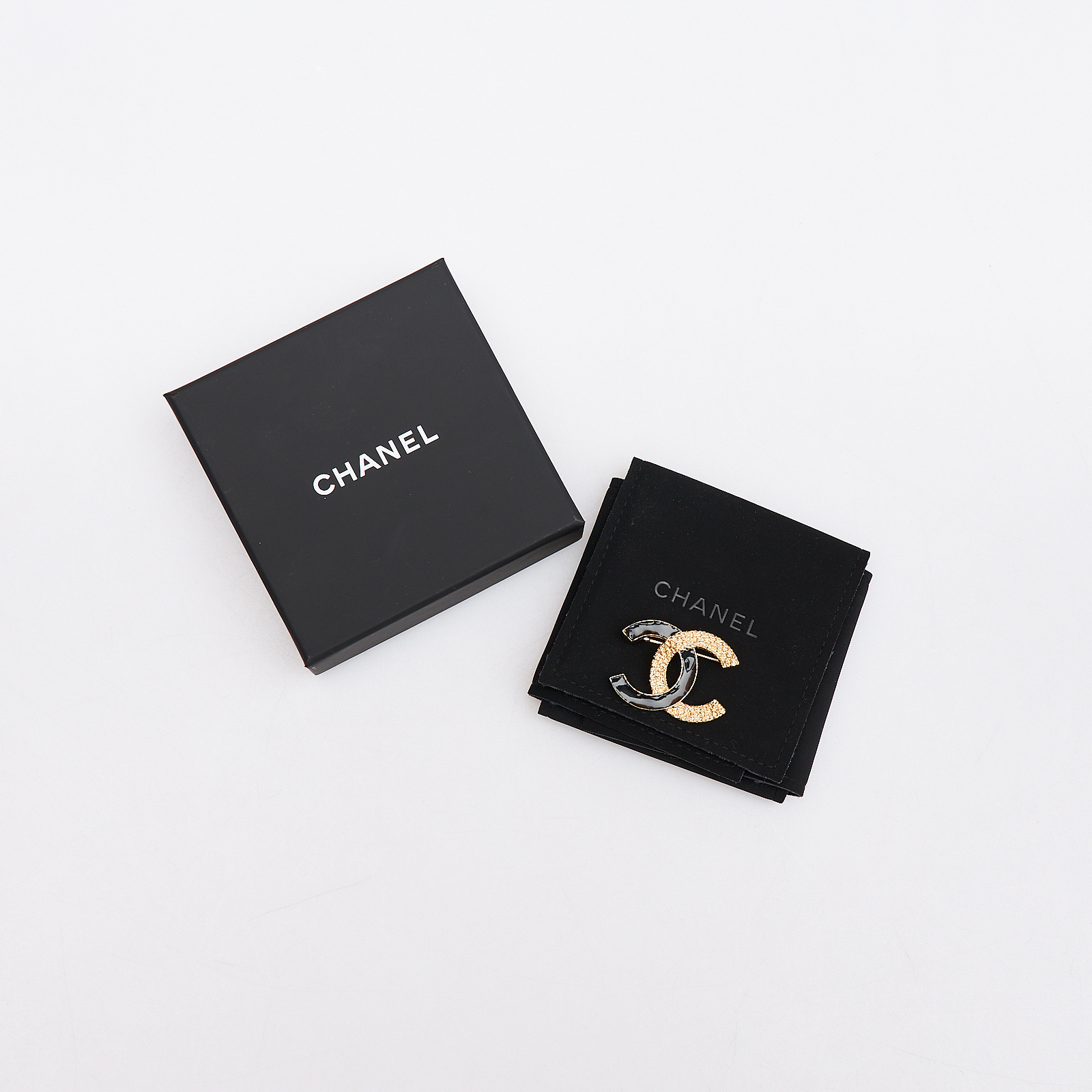 Брошь Chanel - купить оригинал в секонд-хенде SFS - 2