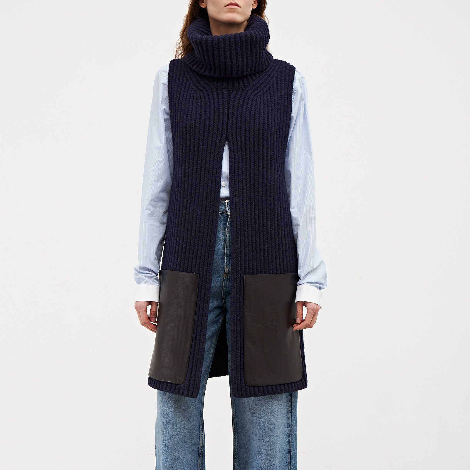 Жилет синего цвета Celine - фото из каталога магазина брендовой одежды Second Friend Store Жилет Celine - купить оригинал в секонд-хенде SFS - 1