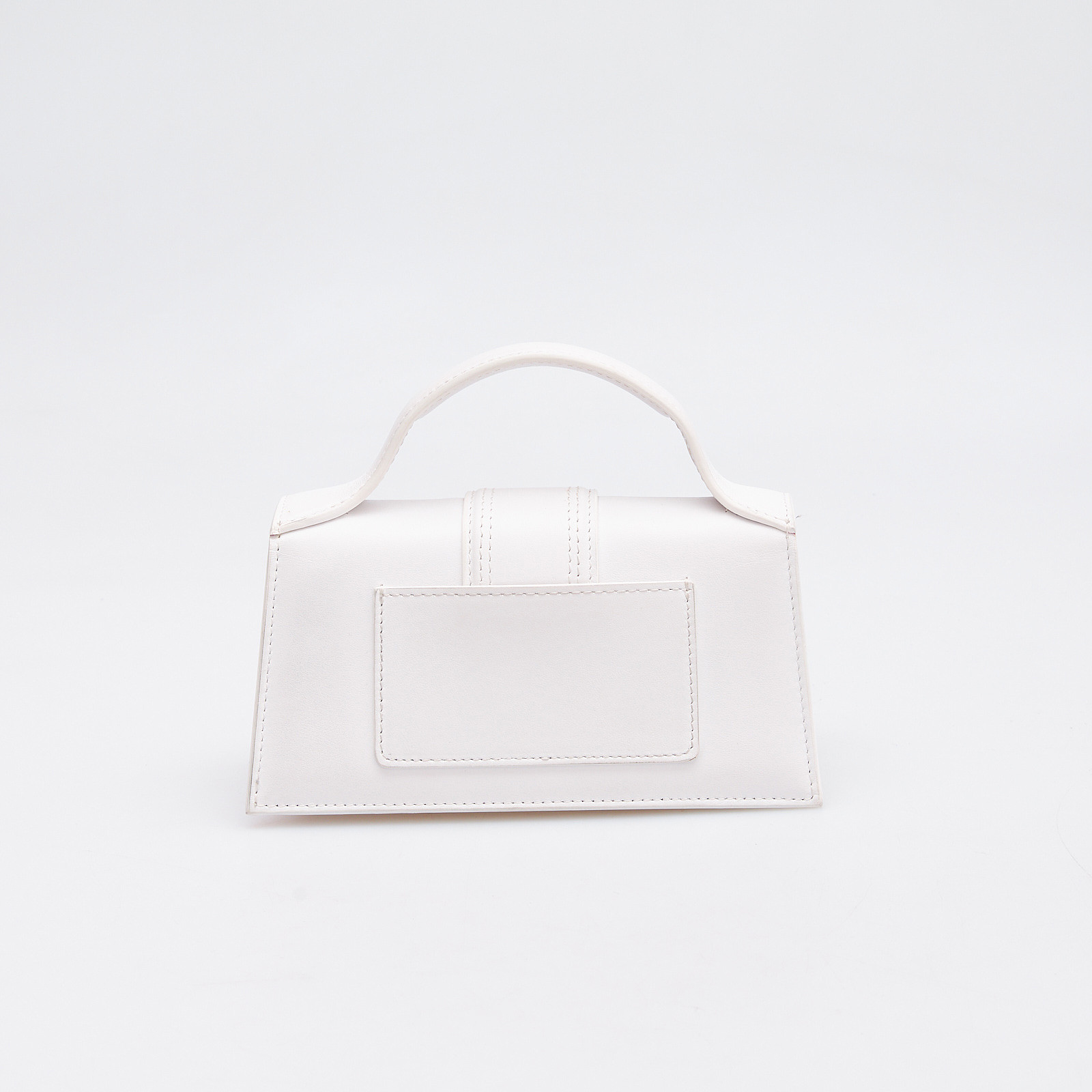 Сумка белого цвета Jacquemus - фото из каталога магазина брендовой одежды Second Friend Store Сумка Jacquemus - купить оригинал в секонд-хенде SFS - 4