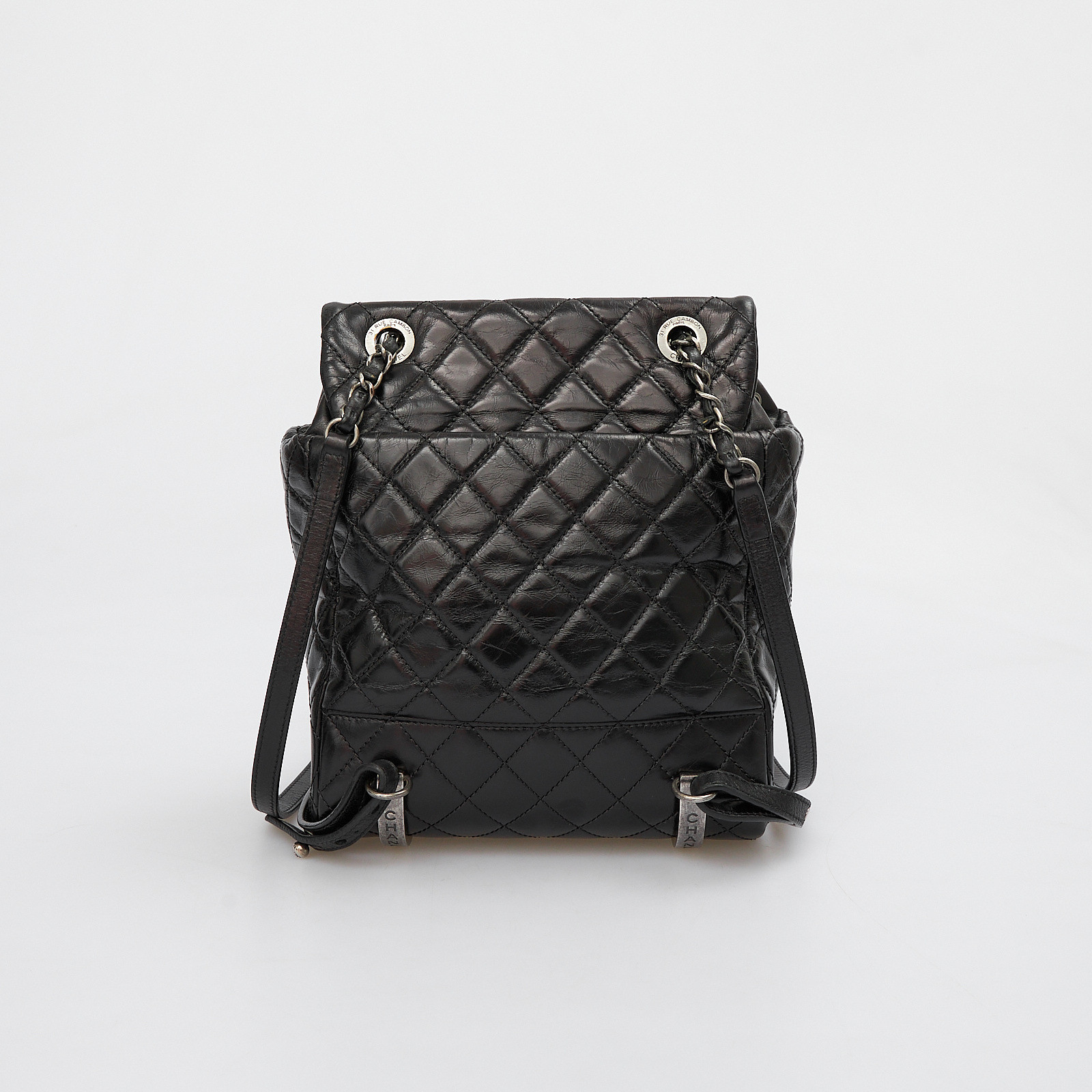 Рюкзак черного цвета Chanel - фото из каталога магазина брендовой одежды Second Friend Store Рюкзак Chanel - купить оригинал в секонд-хенде SFS - 4