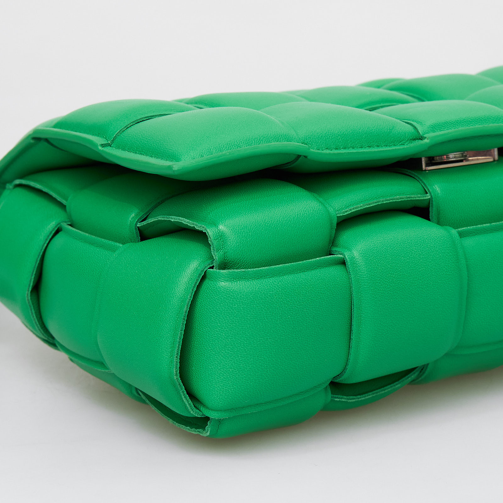 Сумка зеленого цвета Bottega Veneta - фото из каталога магазина брендовой одежды Second Friend Store Сумка Bottega Veneta - купить оригинал в секонд-хенде SFS - 6