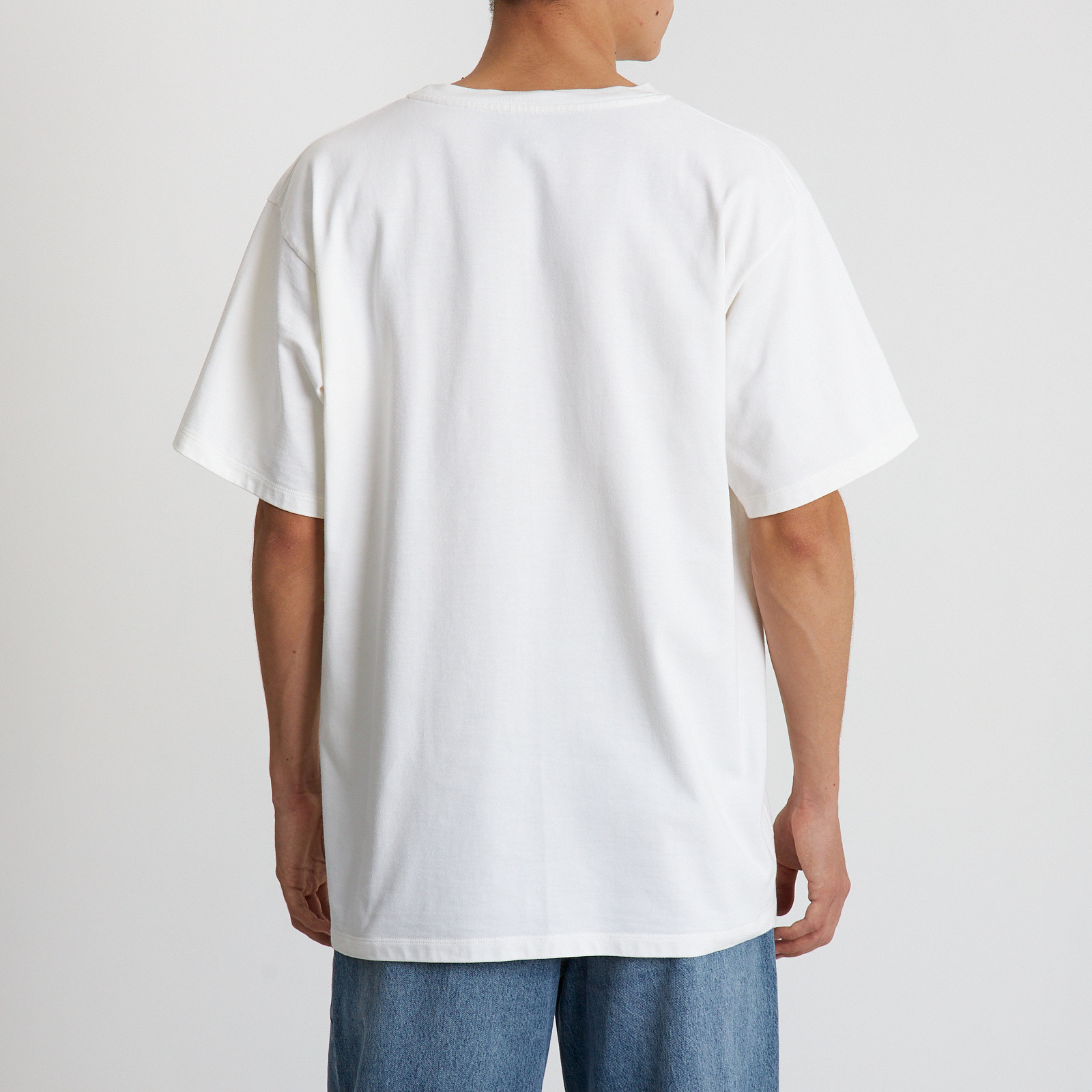 Футболка белого цвета Gucci - фото из каталога магазина брендовой одежды Second Friend Store Футболка Gucci - купить оригинал в секонд-хенде SFS - 3