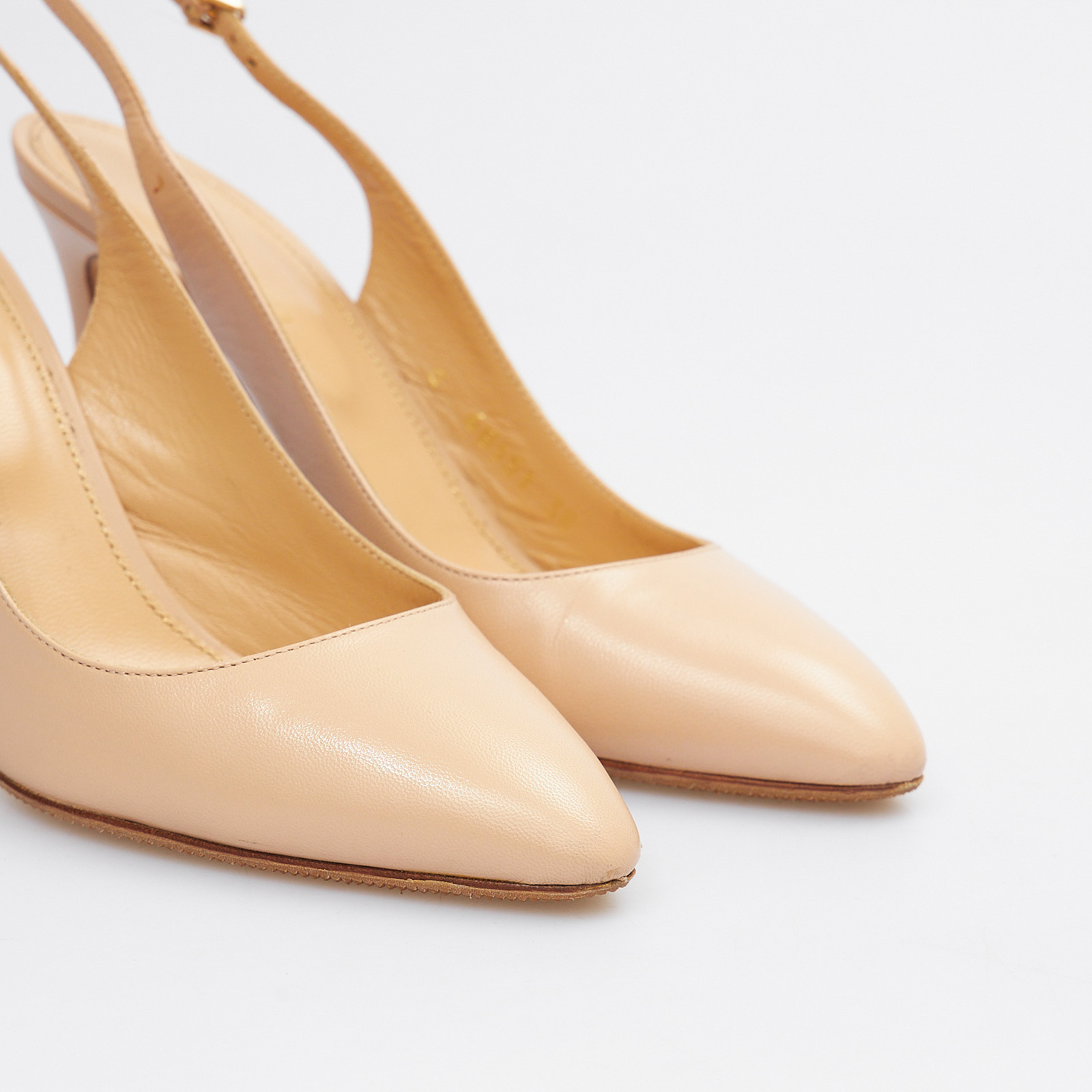 Босоножки бежевого цвета Sergio Rossi - фото из каталога магазина брендовой одежды Second Friend Store Босоножки Sergio Rossi - купить оригинал в секонд-хенде SFS - 4