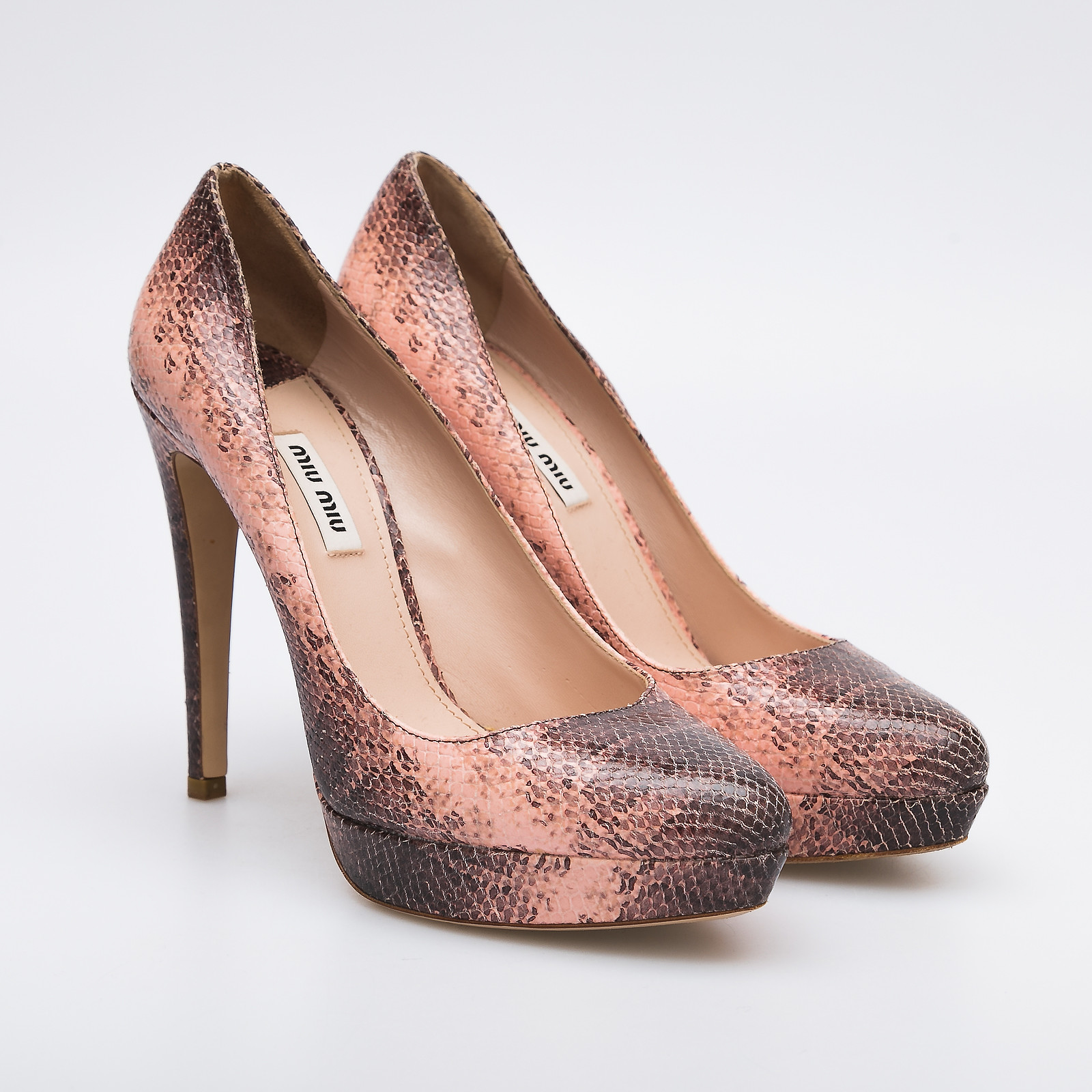 Туфли розового цвета Miu Miu - фото из каталога магазина брендовой одежды Second Friend Store Туфли Miu Miu - купить оригинал в секонд-хенде SFS - 2
