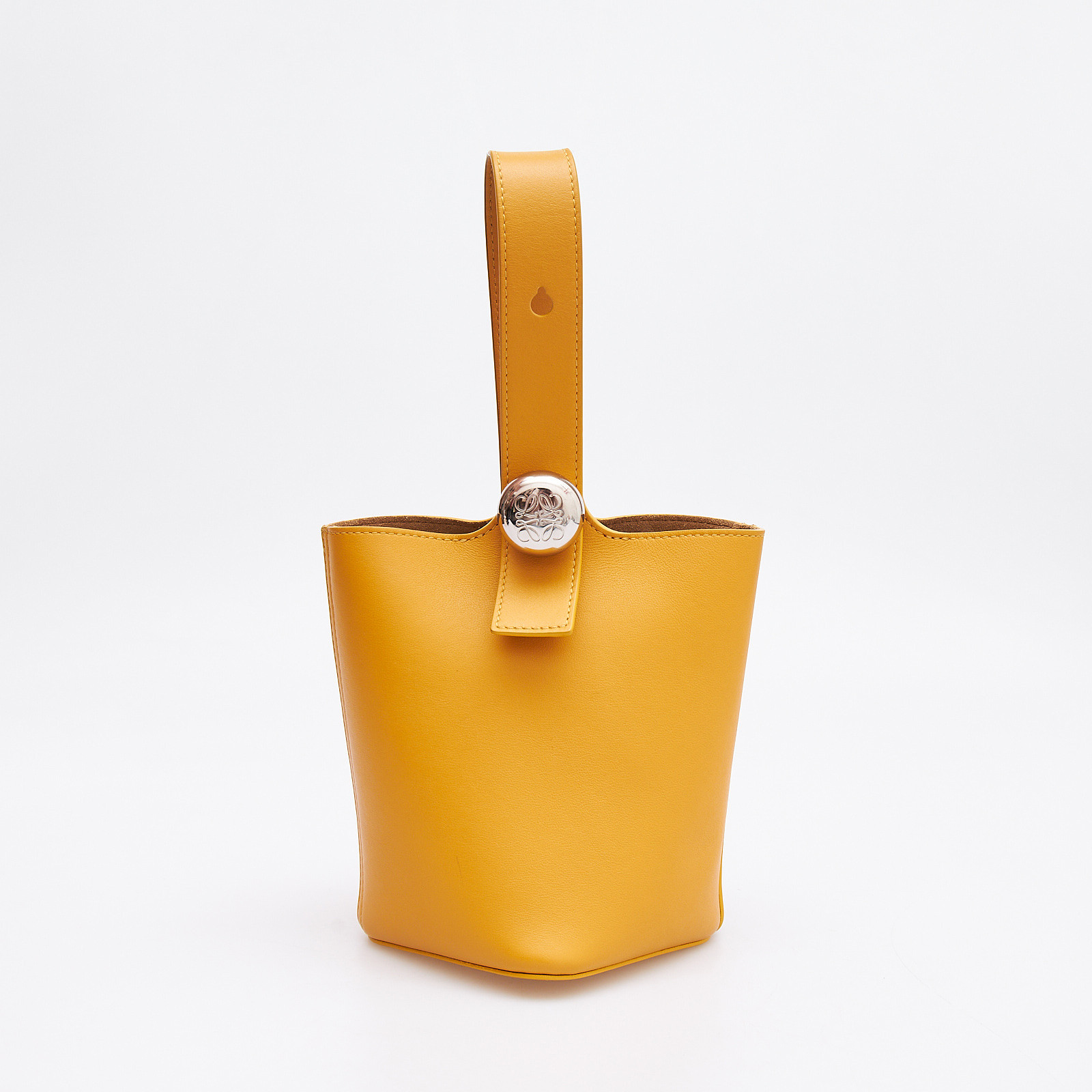 Сумка желтого цвета Loewe - фото из каталога магазина брендовой одежды Second Friend Store Сумка Loewe - купить оригинал в секонд-хенде SFS - 1