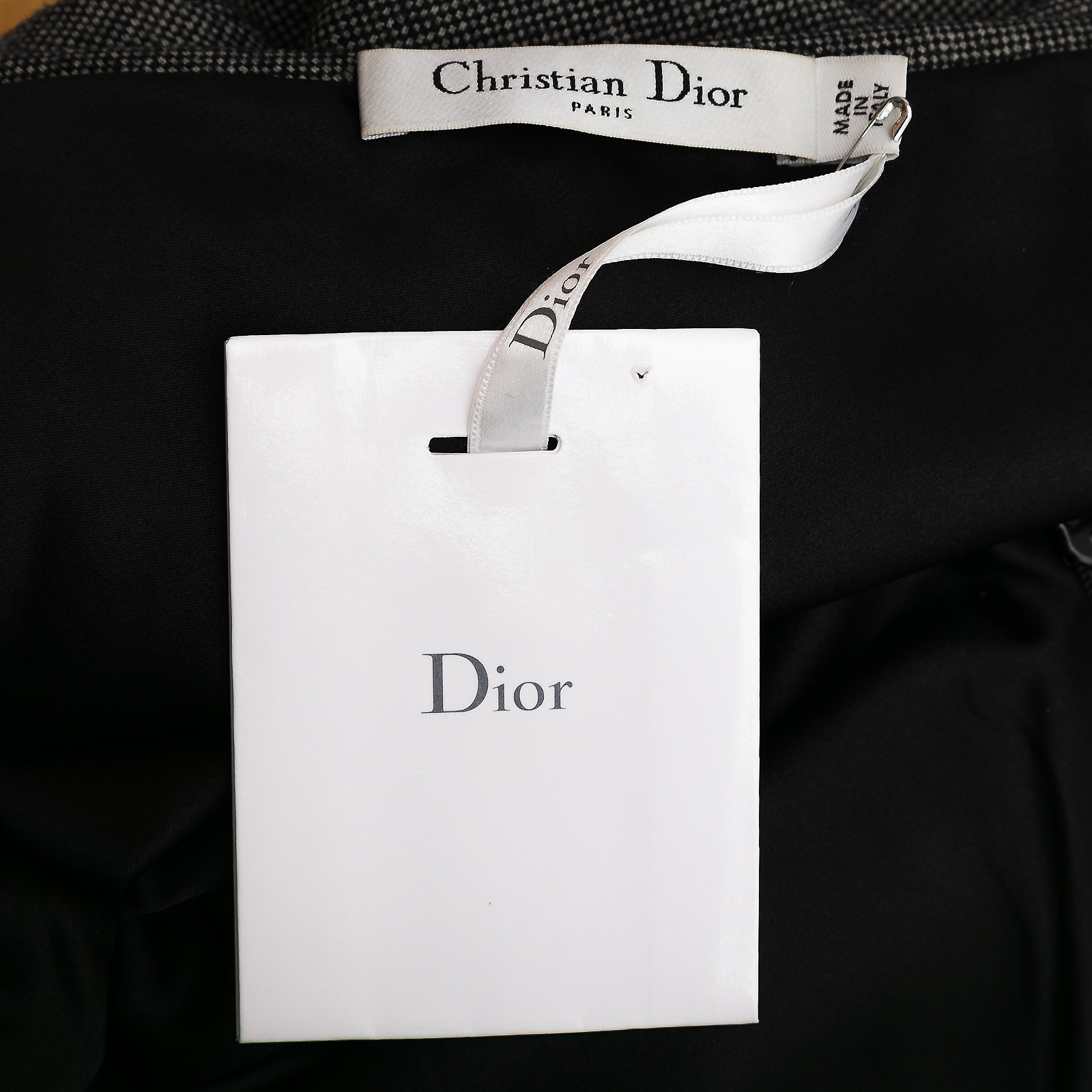 Юбка  серого цвета Christian Dior - фото из каталога магазина брендовой одежды Second Friend Store Юбка Christian Dior - купить оригинал в секонд-хенде SFS - 5