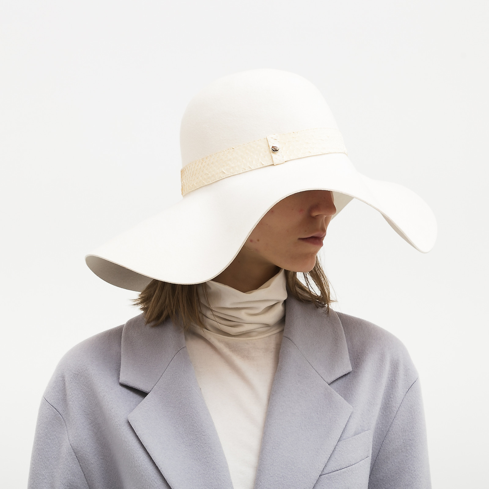 Шляпа Christian Dior - купить оригинал в секонд-хенде SFS