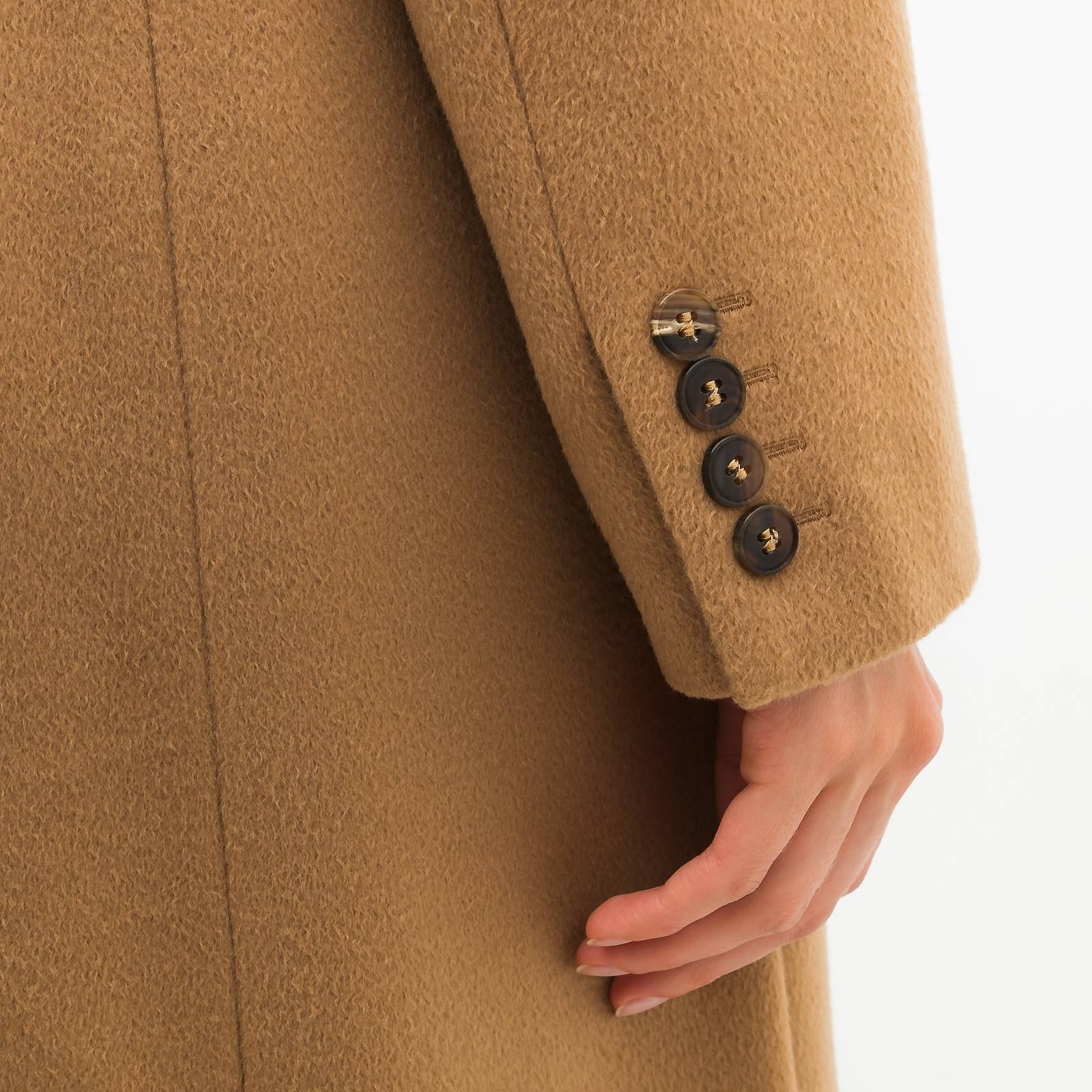 Пальто бежевого цвета Max Mara - фото из каталога магазина брендовой одежды Second Friend Store Пальто Max Mara - купить оригинал в секонд-хенде SFS - 5