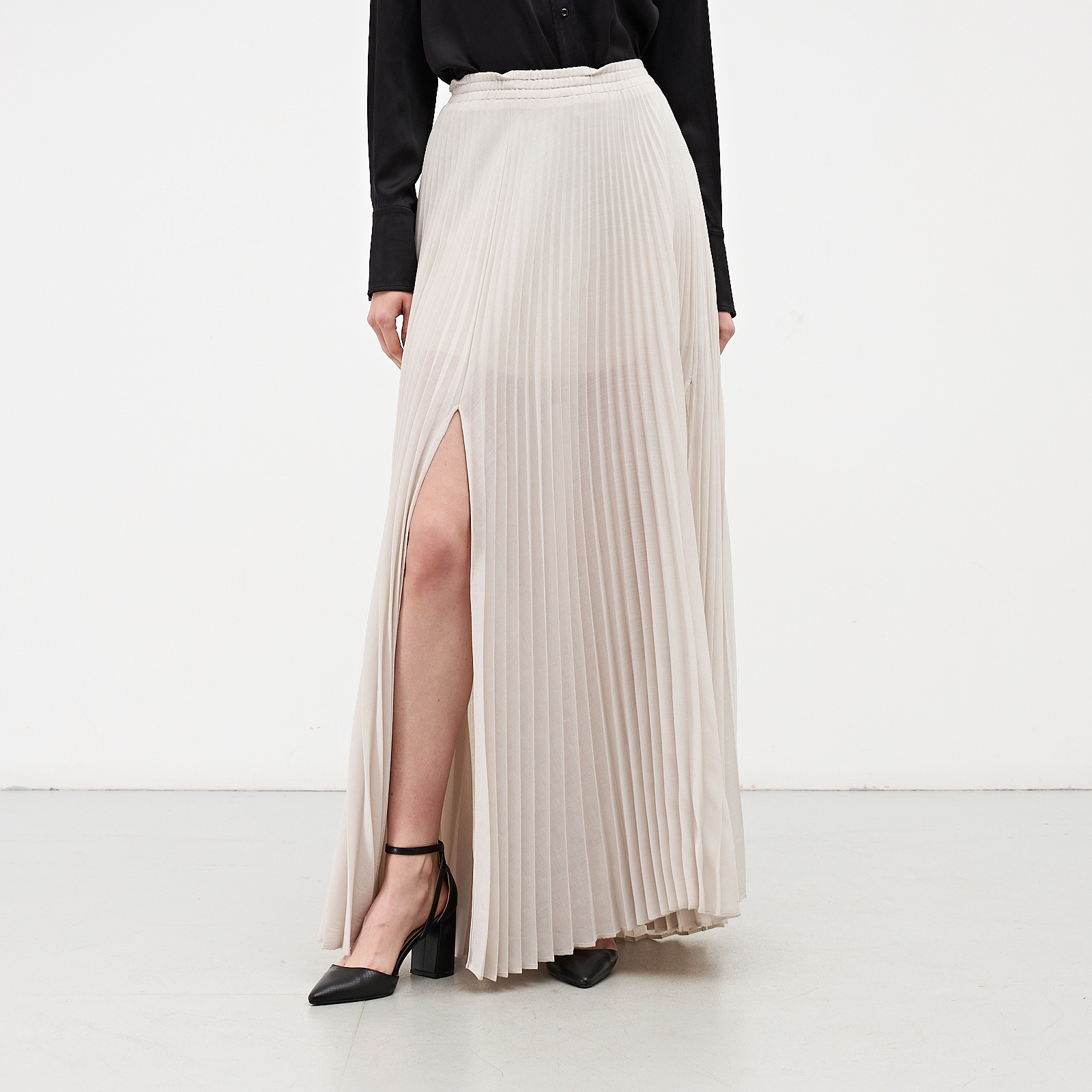 Юбка белого цвета Brunello Cucinelli - фото из каталога магазина брендовой одежды Second Friend Store Юбка Brunello Cucinelli - купить оригинал в секонд-хенде SFS - 1