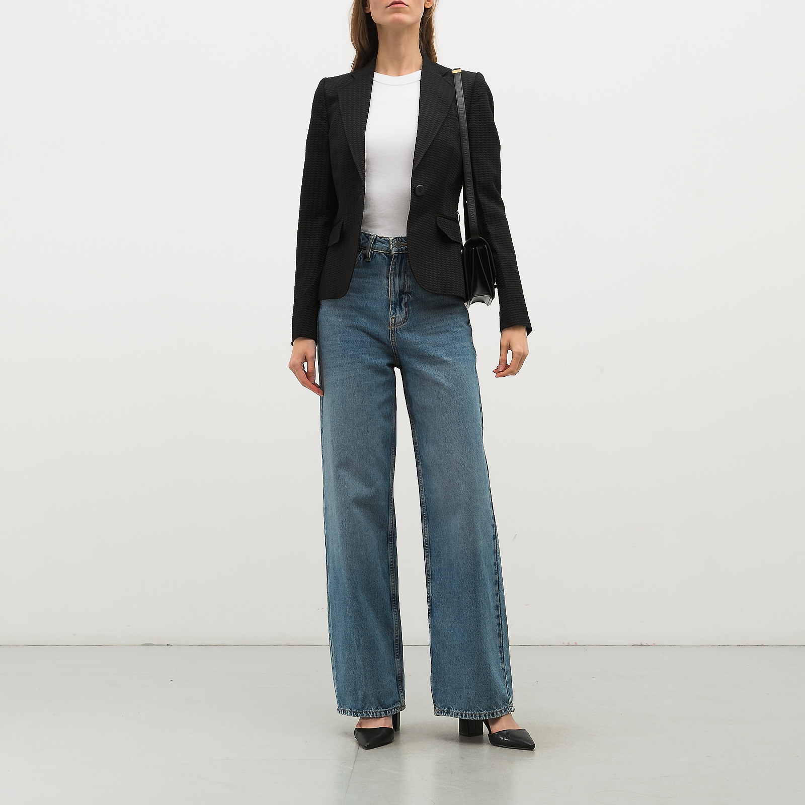 Пиджак черного цвета Gucci - фото из каталога магазина брендовой одежды Second Friend Store Пиджак Gucci - купить оригинал в секонд-хенде SFS - 3