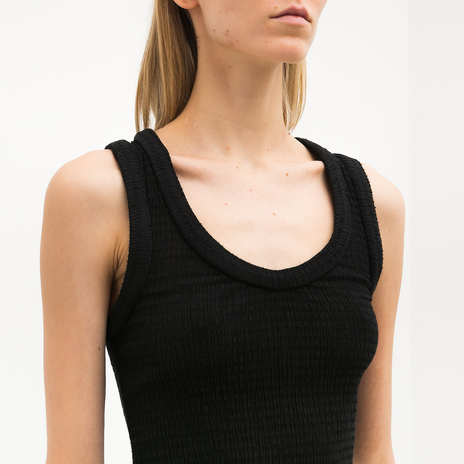 Топ черного цвета Jil Sander - фото из каталога магазина брендовой одежды Second Friend Store Топ Jil Sander - купить оригинал в секонд-хенде SFS - 3