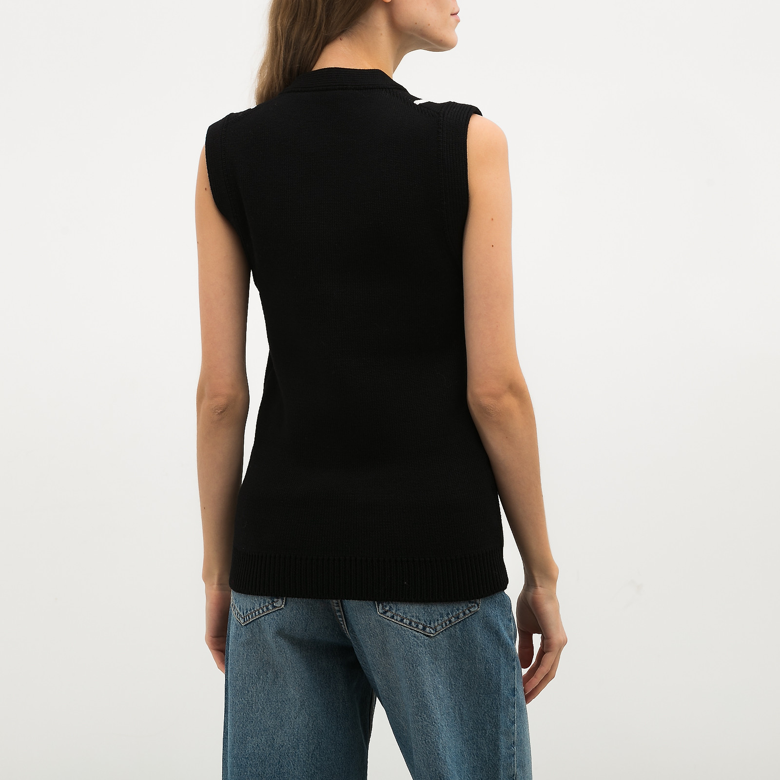 Жилет черного цвета Prada - фото из каталога магазина брендовой одежды Second Friend Store Жилет Prada - купить оригинал в секонд-хенде SFS - 2