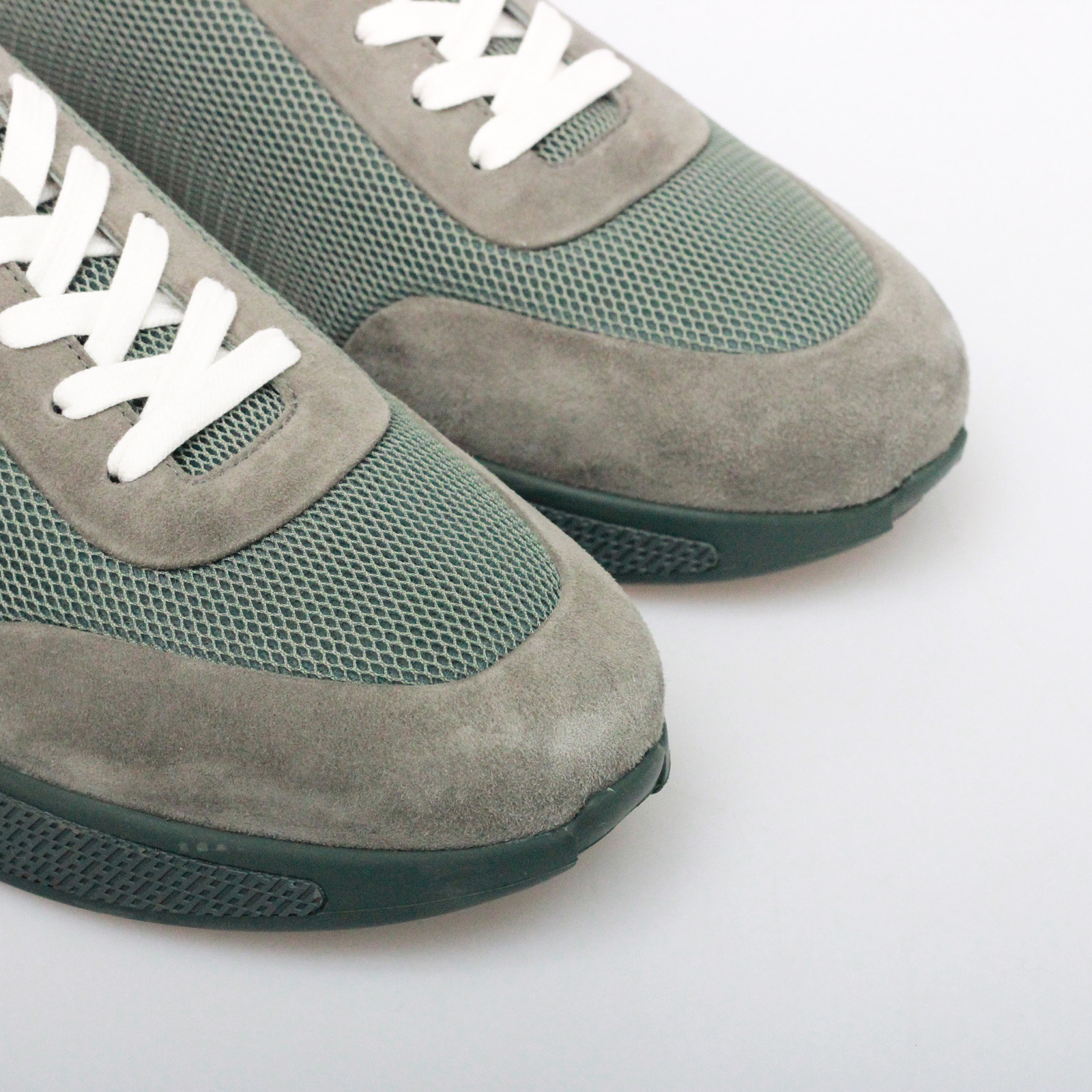 Кроссовки зеленого цвета Hermes - фото из каталога магазина брендовой одежды Second Friend Store Кроссовки Hermes - купить оригинал в секонд-хенде SFS - 4