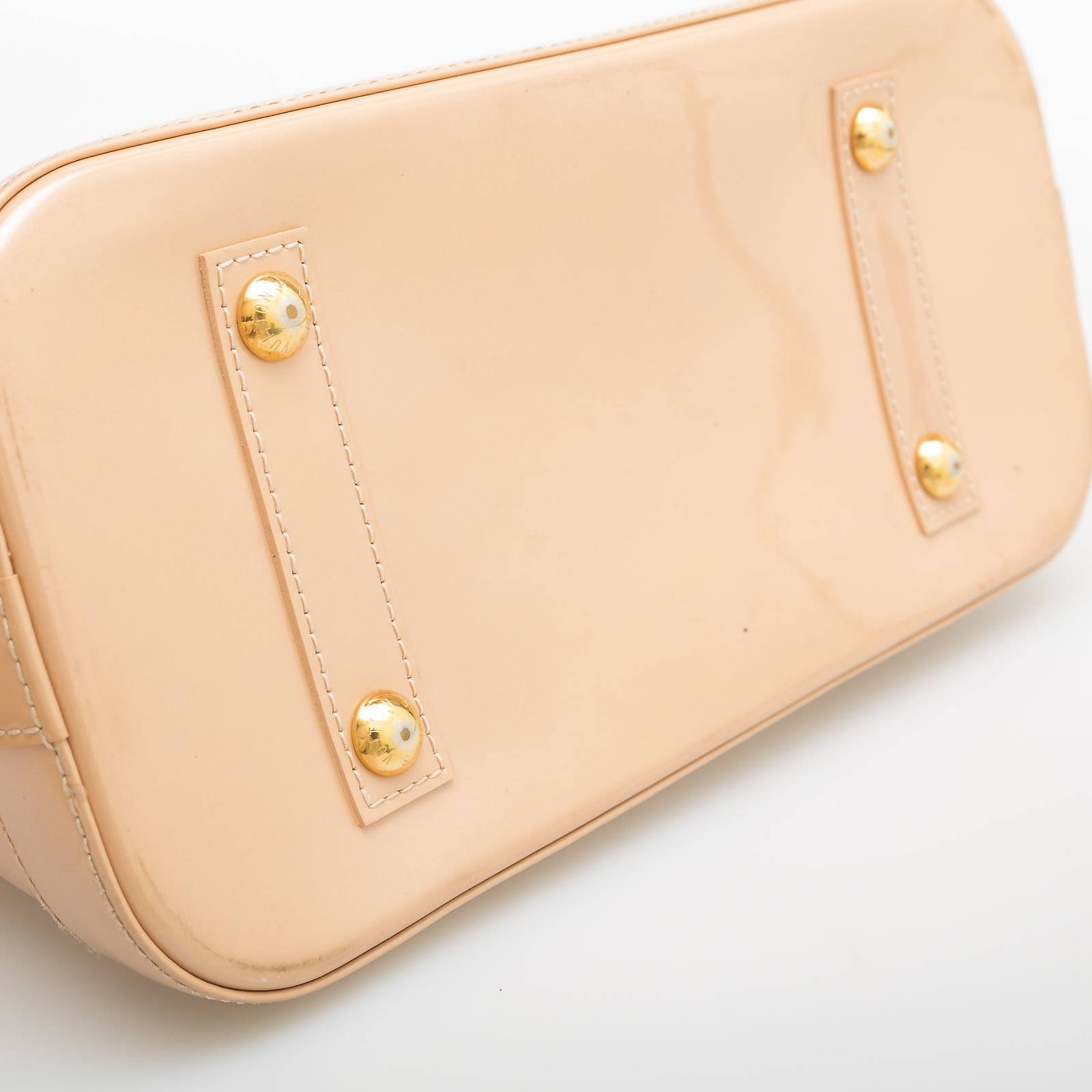 Сумка бежевого цвета Louis Vuitton - фото из каталога магазина брендовой одежды Second Friend Store Сумка Louis Vuitton - купить оригинал в секонд-хенде SFS - 5