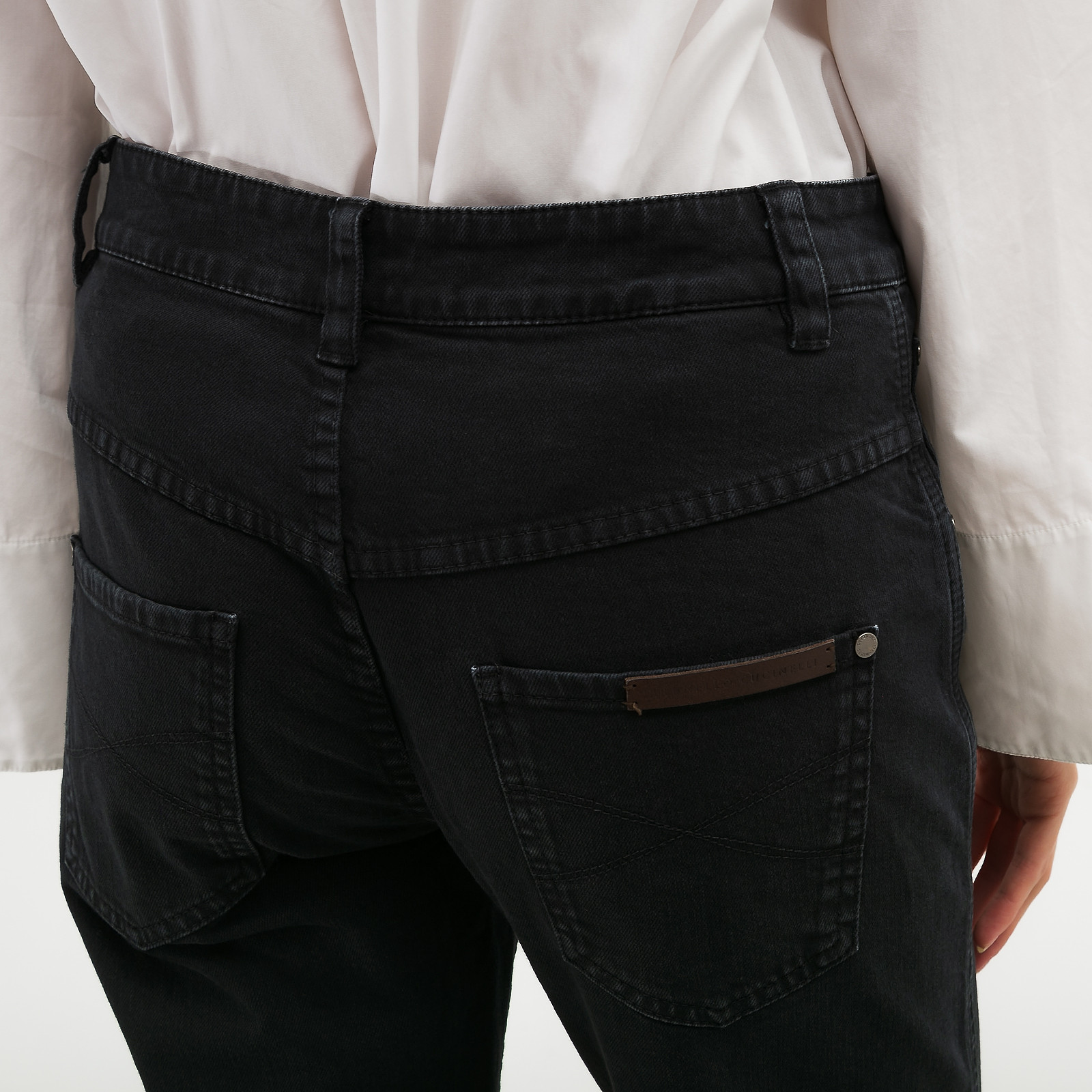 Джинсы черного цвета Brunello Cucinelli - фото из каталога магазина брендовой одежды Second Friend Store Джинсы Brunello Cucinelli - купить оригинал в секонд-хенде SFS - 3