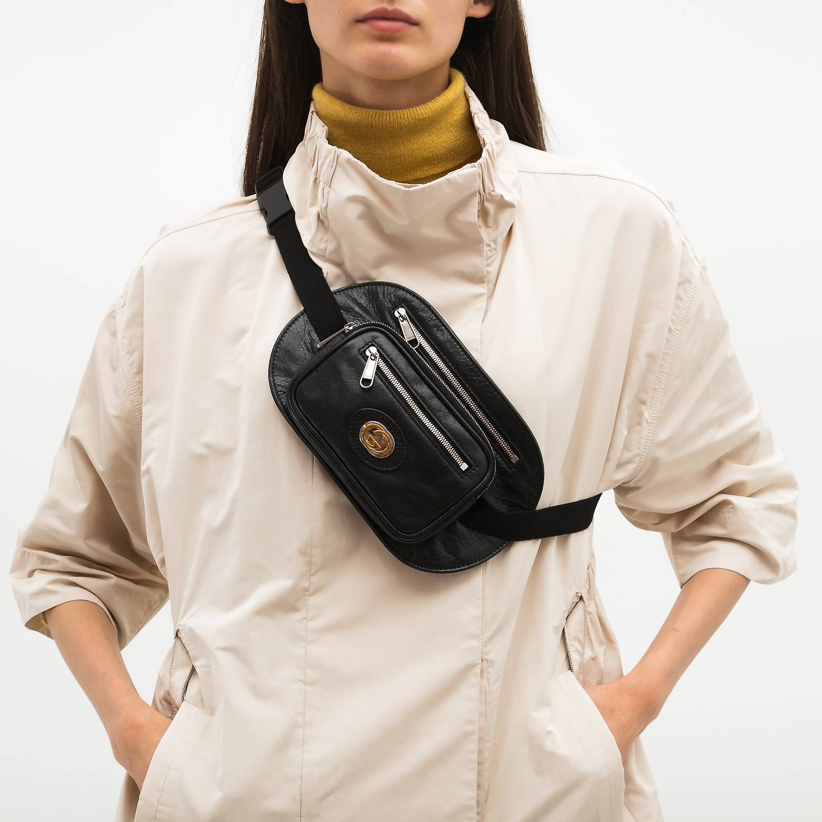 Сумка черного цвета Gucci - фото из каталога магазина брендовой одежды Second Friend Store Сумка Gucci - купить оригинал в секонд-хенде SFS - 2