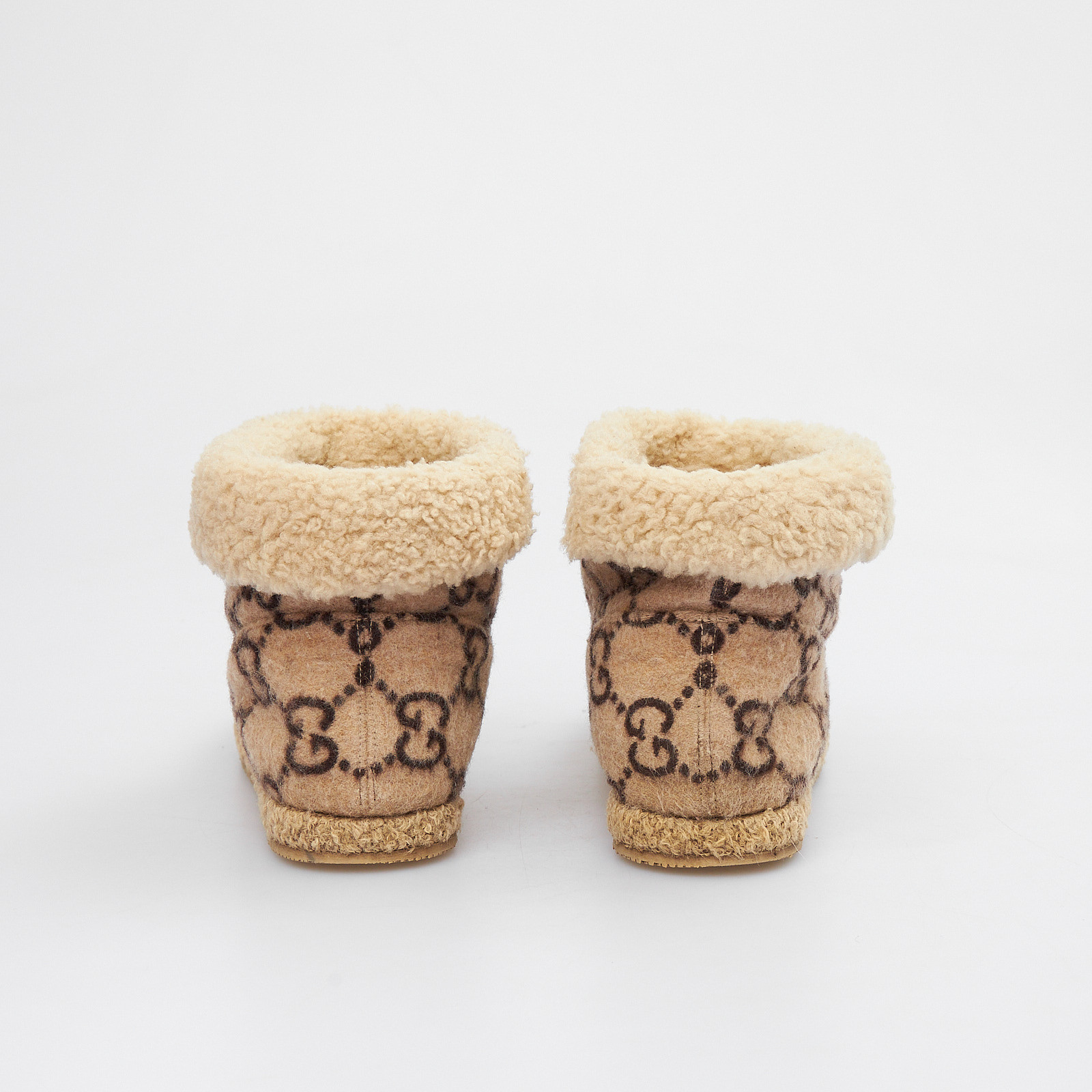 Сапоги  бежевого цвета Gucci - фото из каталога магазина брендовой одежды Second Friend Store Сапоги Gucci - купить оригинал в секонд-хенде SFS - 3