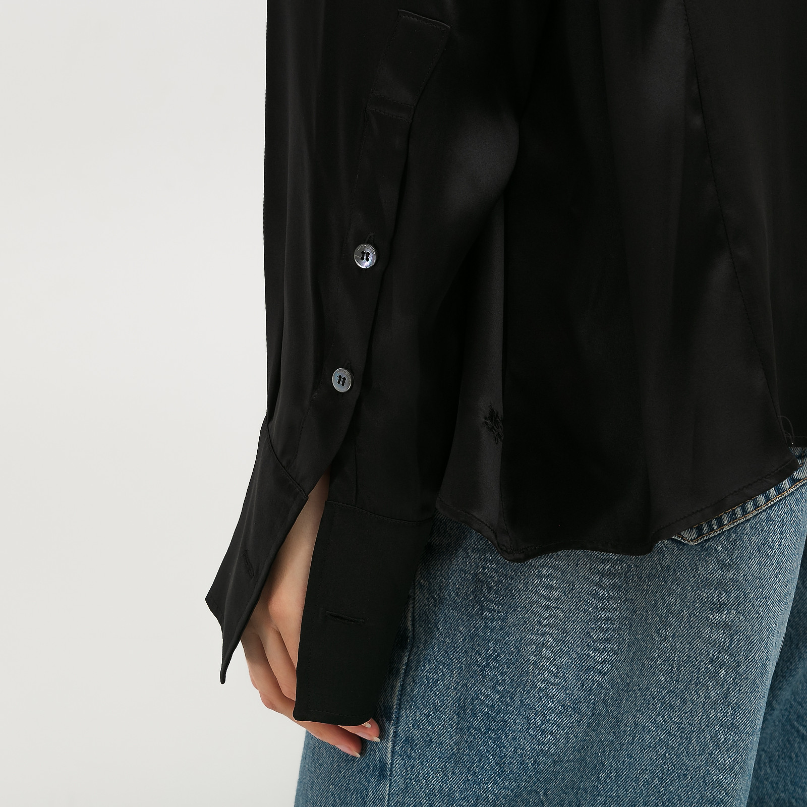 Блуза черного цвета Burberry - фото из каталога магазина брендовой одежды Second Friend Store Блуза Burberry - купить оригинал в секонд-хенде SFS - 5