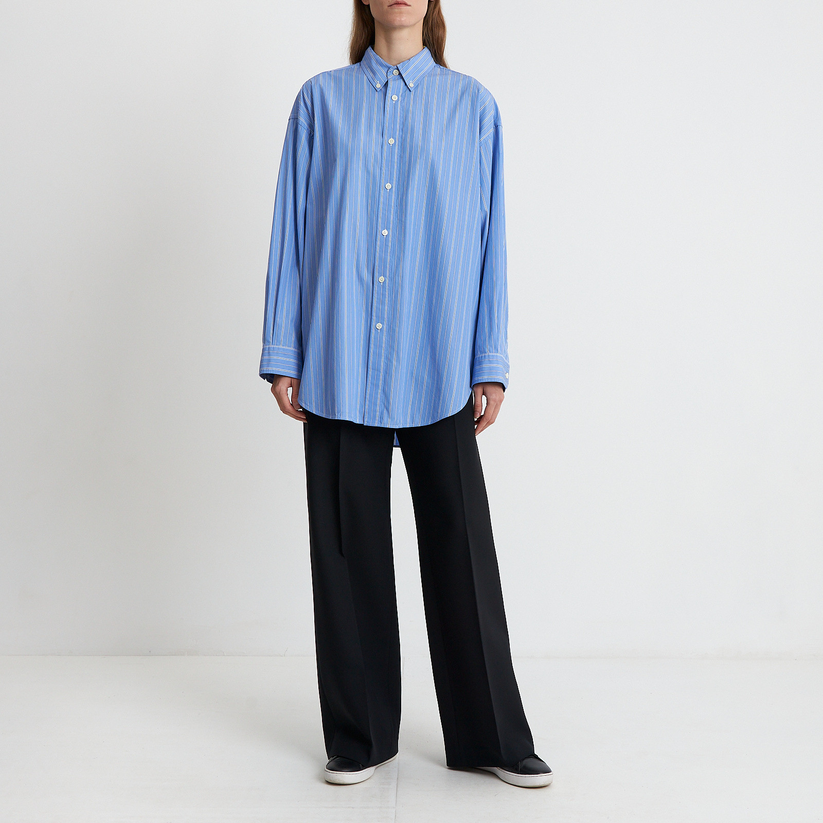 Рубашка  голубого цвета Balenciaga - фото из каталога магазина брендовой одежды Second Friend Store Рубашка Balenciaga - купить оригинал в секонд-хенде SFS - 3
