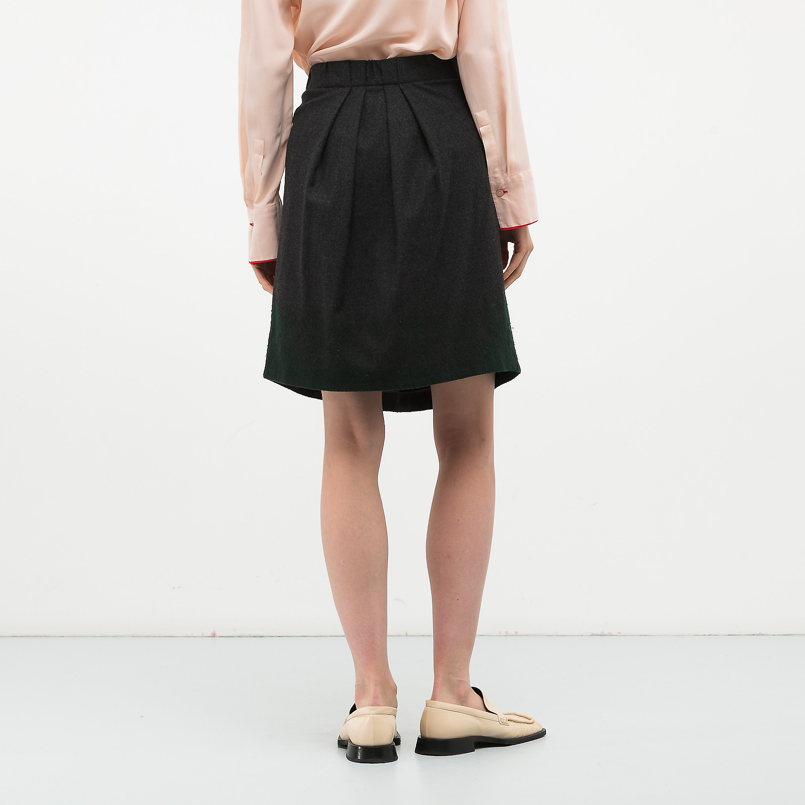 Юбка серого цвета Brunello Cucinelli - фото из каталога магазина брендовой одежды Second Friend Store Юбка Brunello Cucinelli - купить оригинал в секонд-хенде SFS - 3