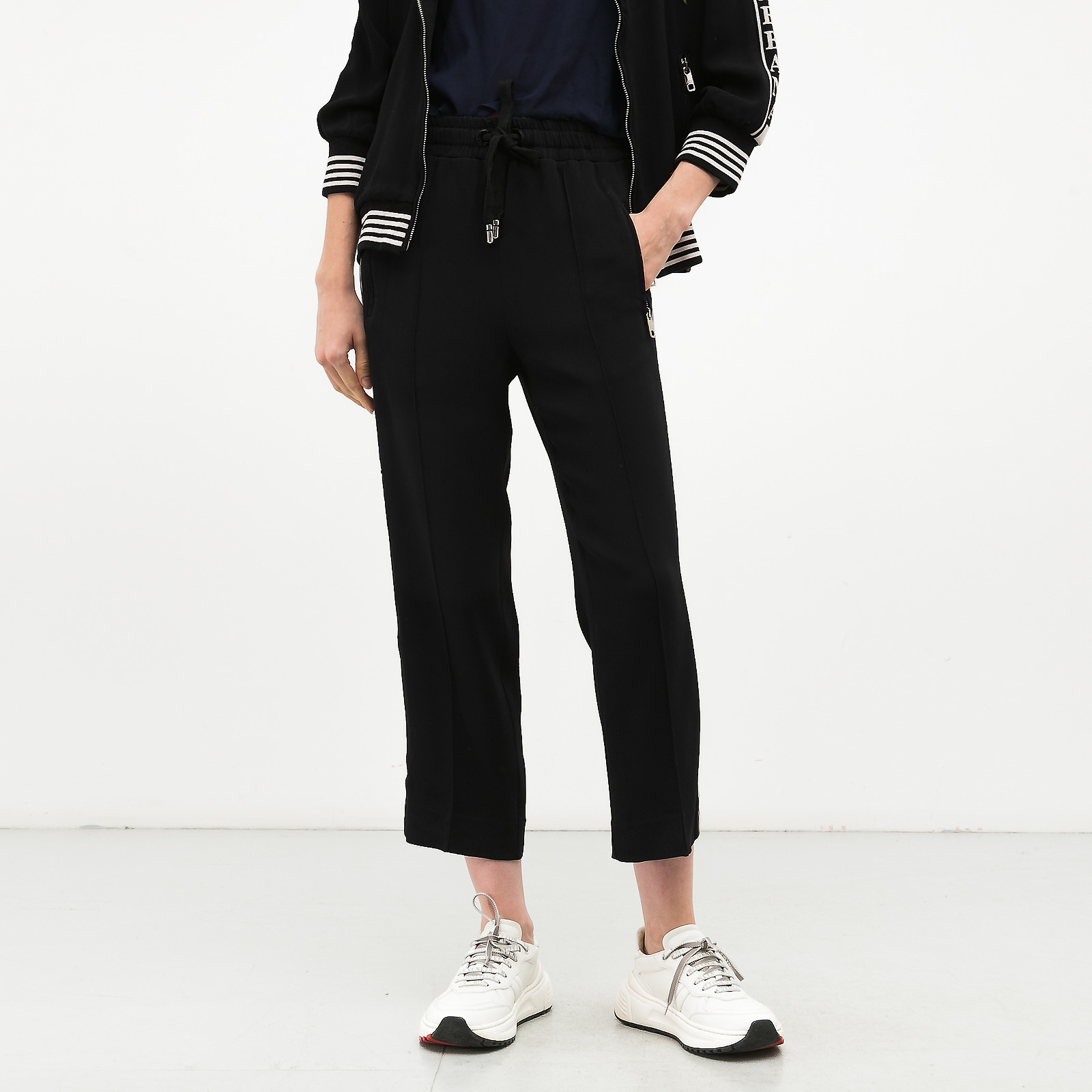 Костюм черного цвета Dolce&Gabbana - фото из каталога магазина брендовой одежды Second Friend Store Костюм Dolce&Gabbana - купить оригинал в секонд-хенде SFS - 3