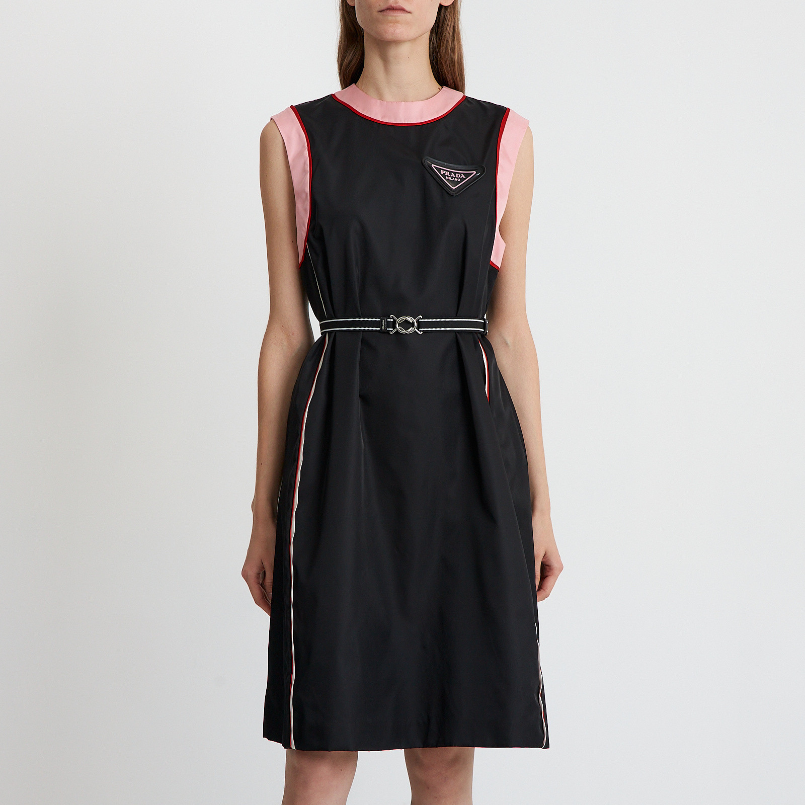Платье черного цвета Prada - фото из каталога магазина брендовой одежды Second Friend Store Платье Prada - купить оригинал в секонд-хенде SFS - 1