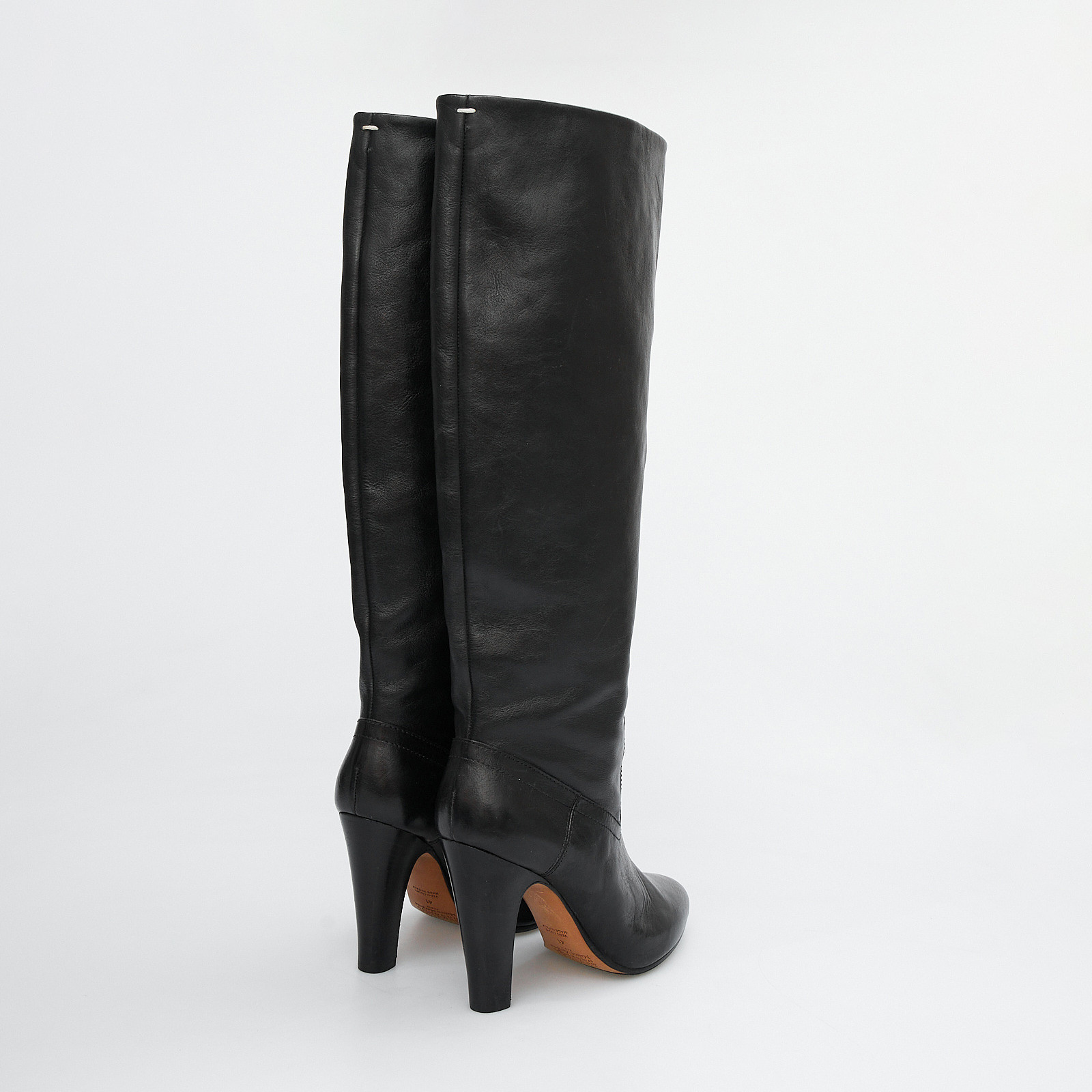 Сапоги черного цвета Maison Margiela - фото из каталога магазина брендовой одежды Second Friend Store Сапоги Maison Margiela - купить оригинал в секонд-хенде SFS - 3