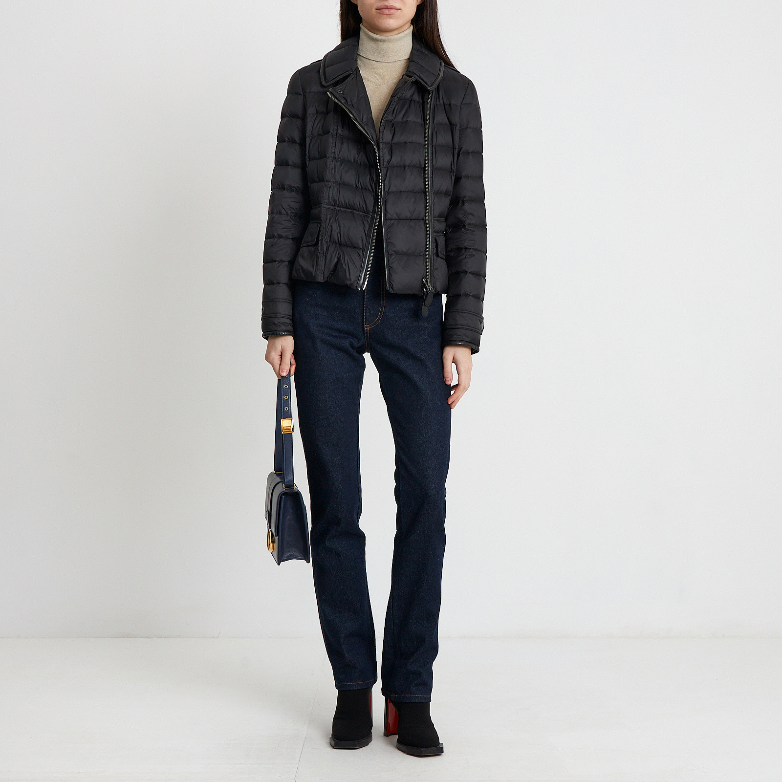 Куртка черного цвета Burberry Brit - фото из каталога магазина брендовой одежды Second Friend Store Куртка Burberry Brit - купить оригинал в секонд-хенде SFS - 2