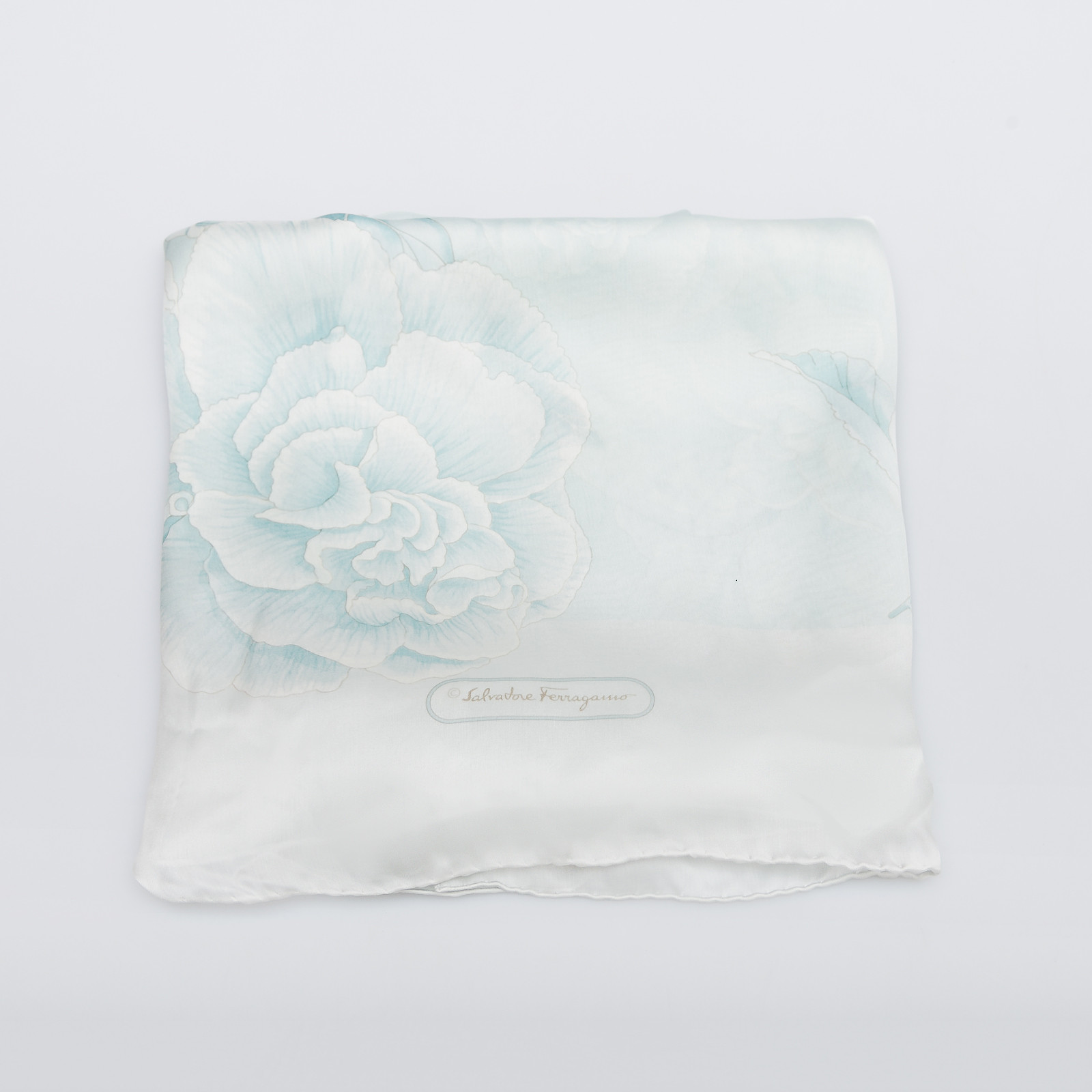 Платок Salvatore Ferragamo - купить оригинал в секонд-хенде SFS - 1
