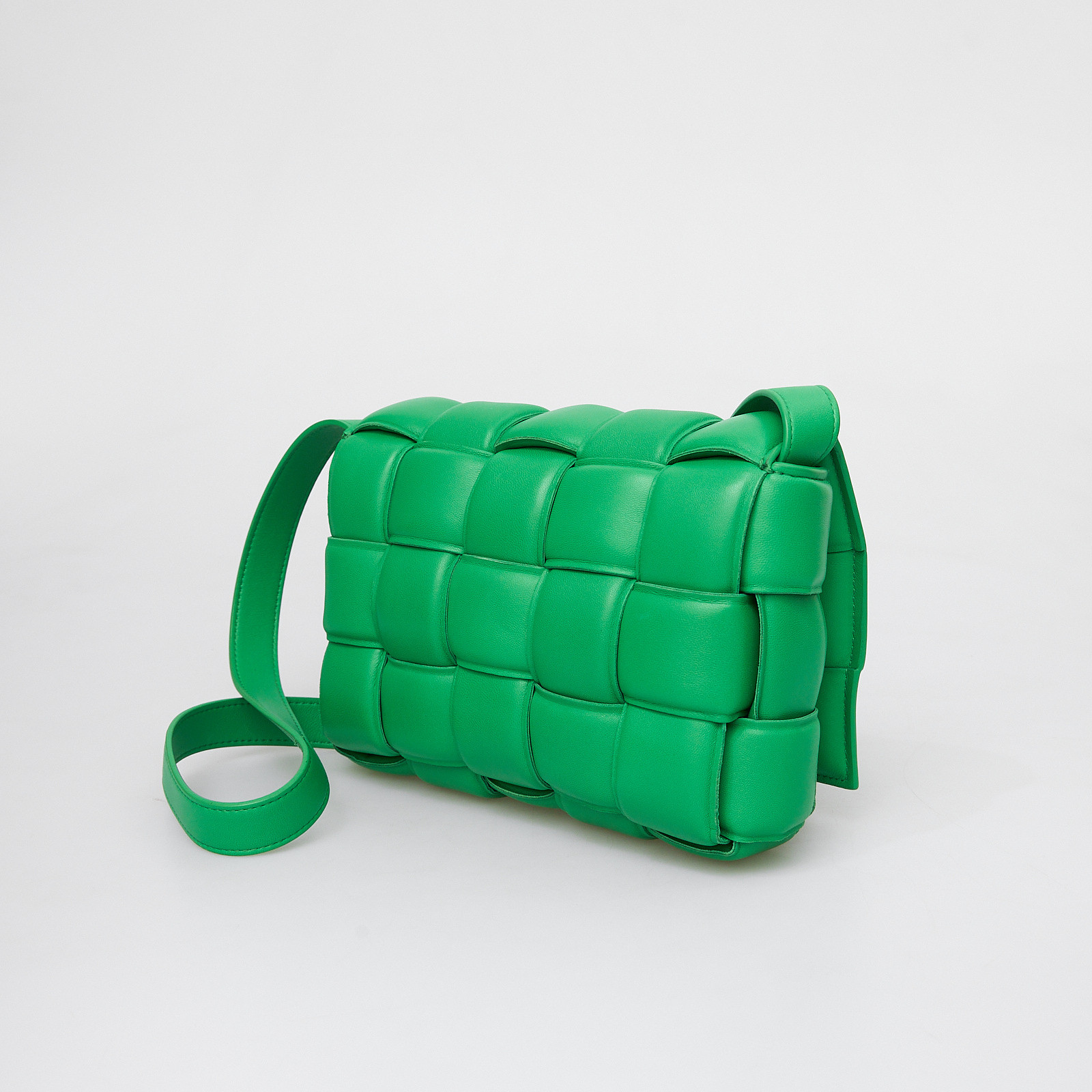 Сумка зеленого цвета Bottega Veneta - фото из каталога магазина брендовой одежды Second Friend Store Сумка Bottega Veneta - купить оригинал в секонд-хенде SFS - 3